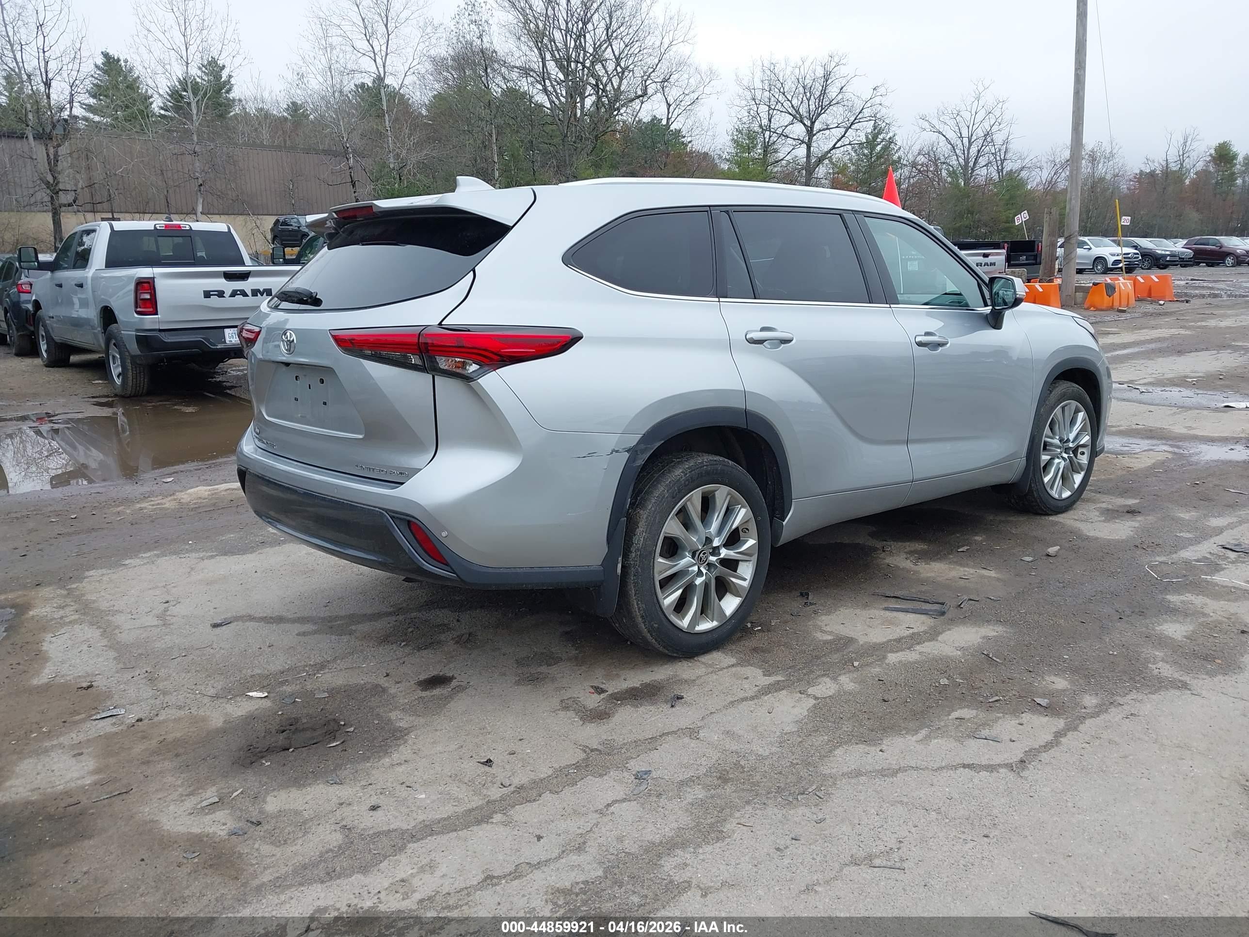 TOYOTA HIGHLANDER image 4