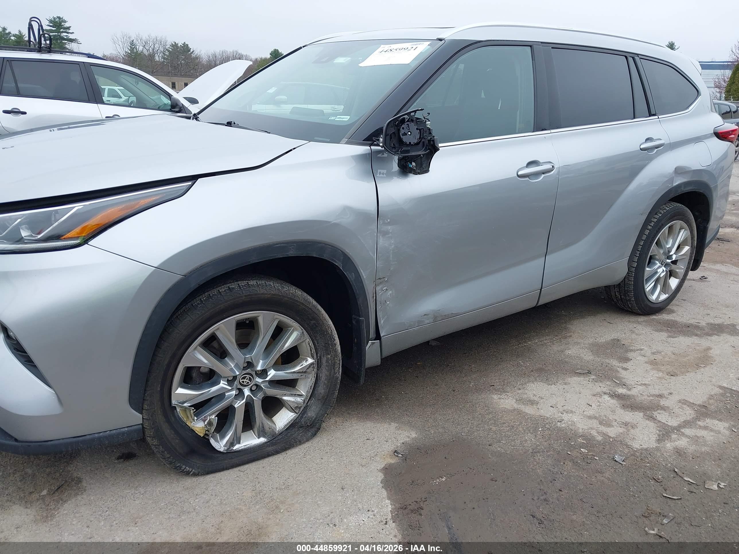TOYOTA HIGHLANDER image 6
