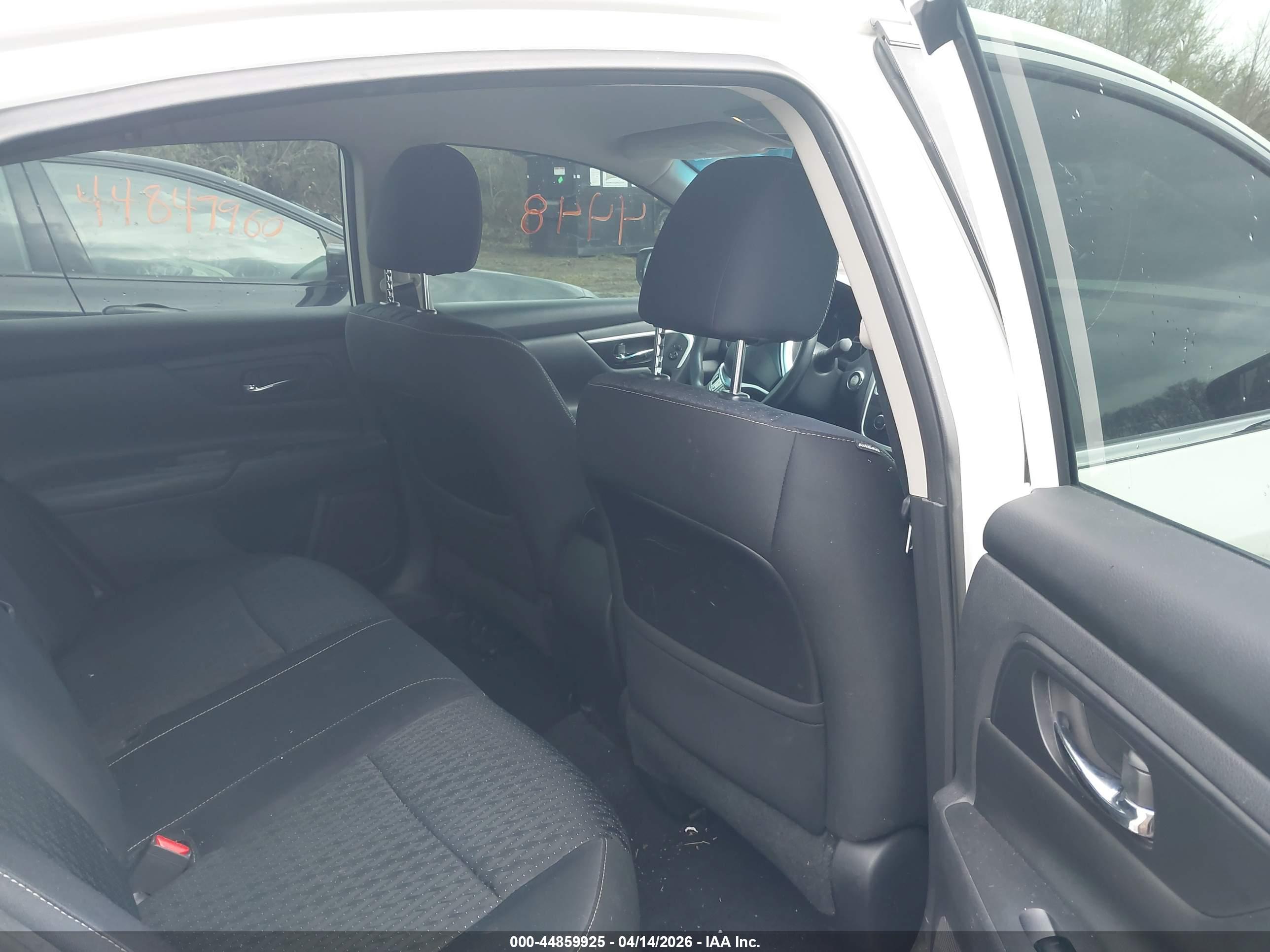 NISSAN ALTIMA image 8