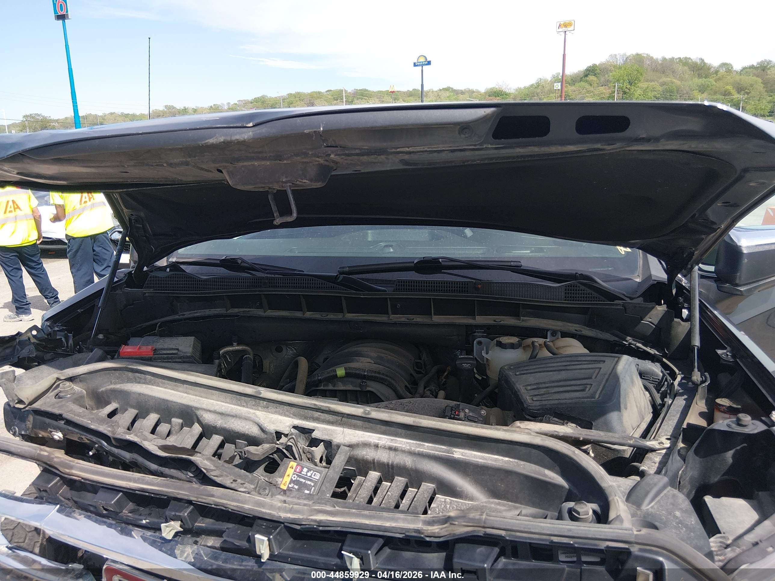 GMC SIERRA image 10