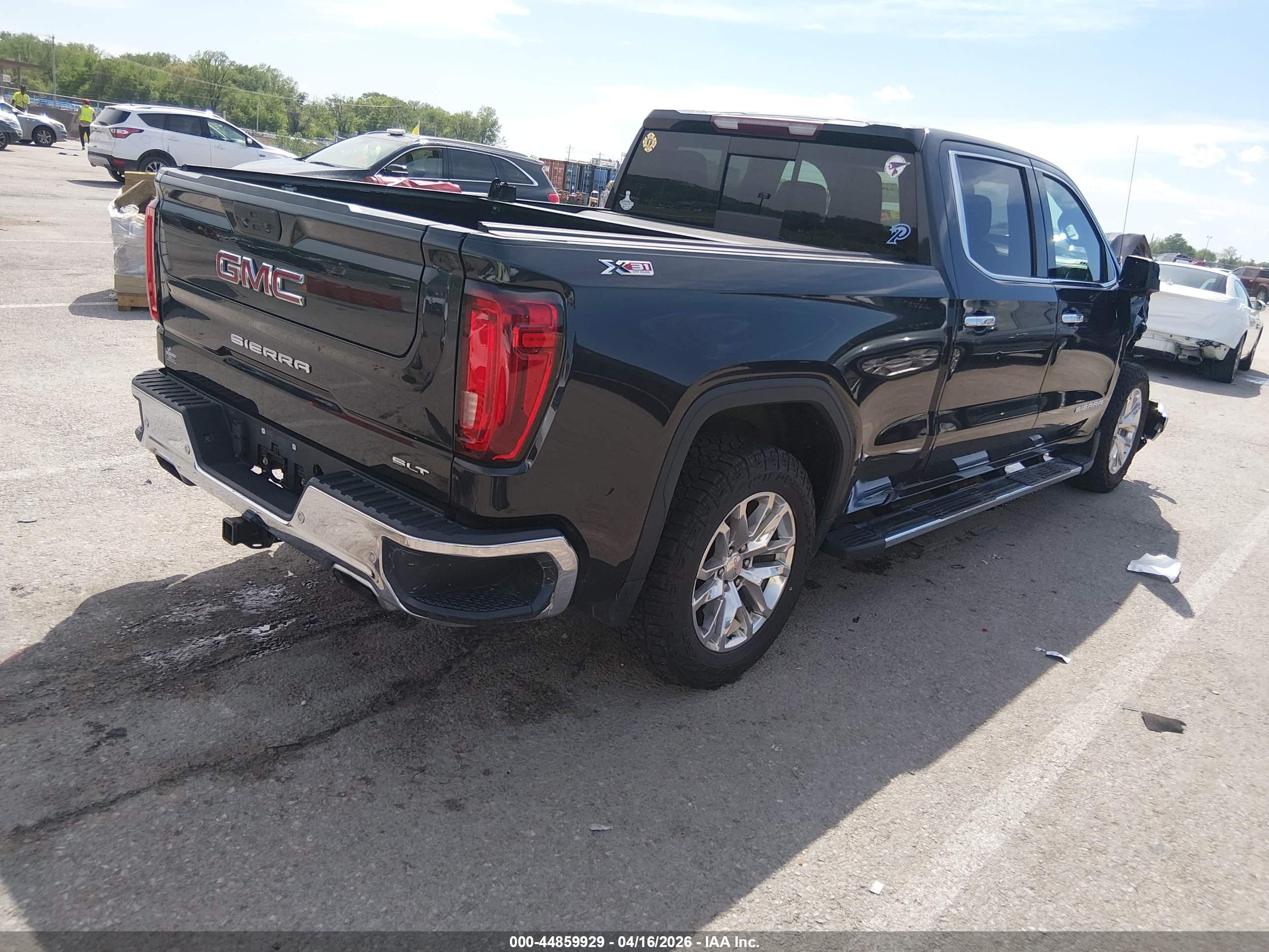 GMC SIERRA image 4