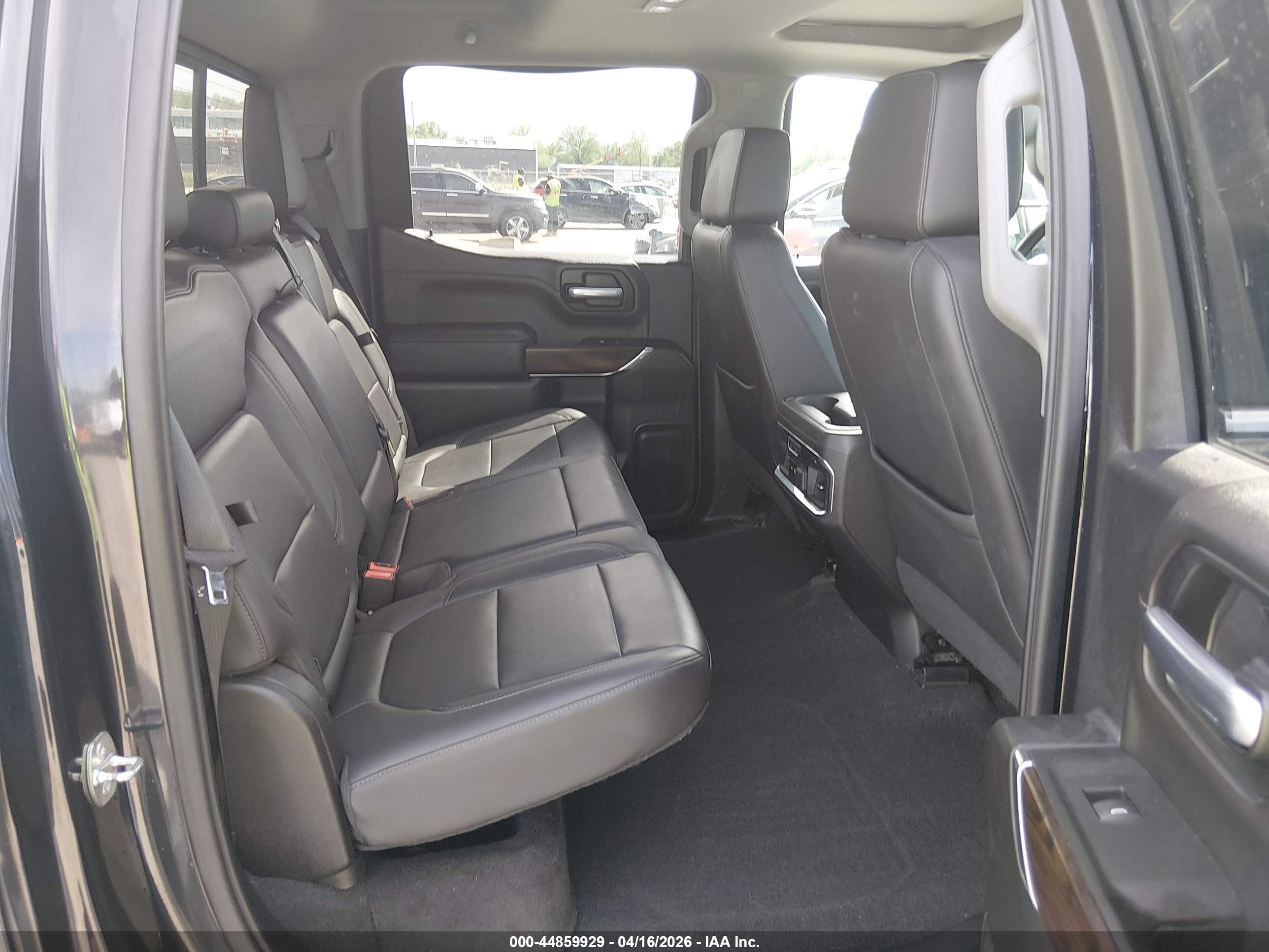 GMC SIERRA image 8