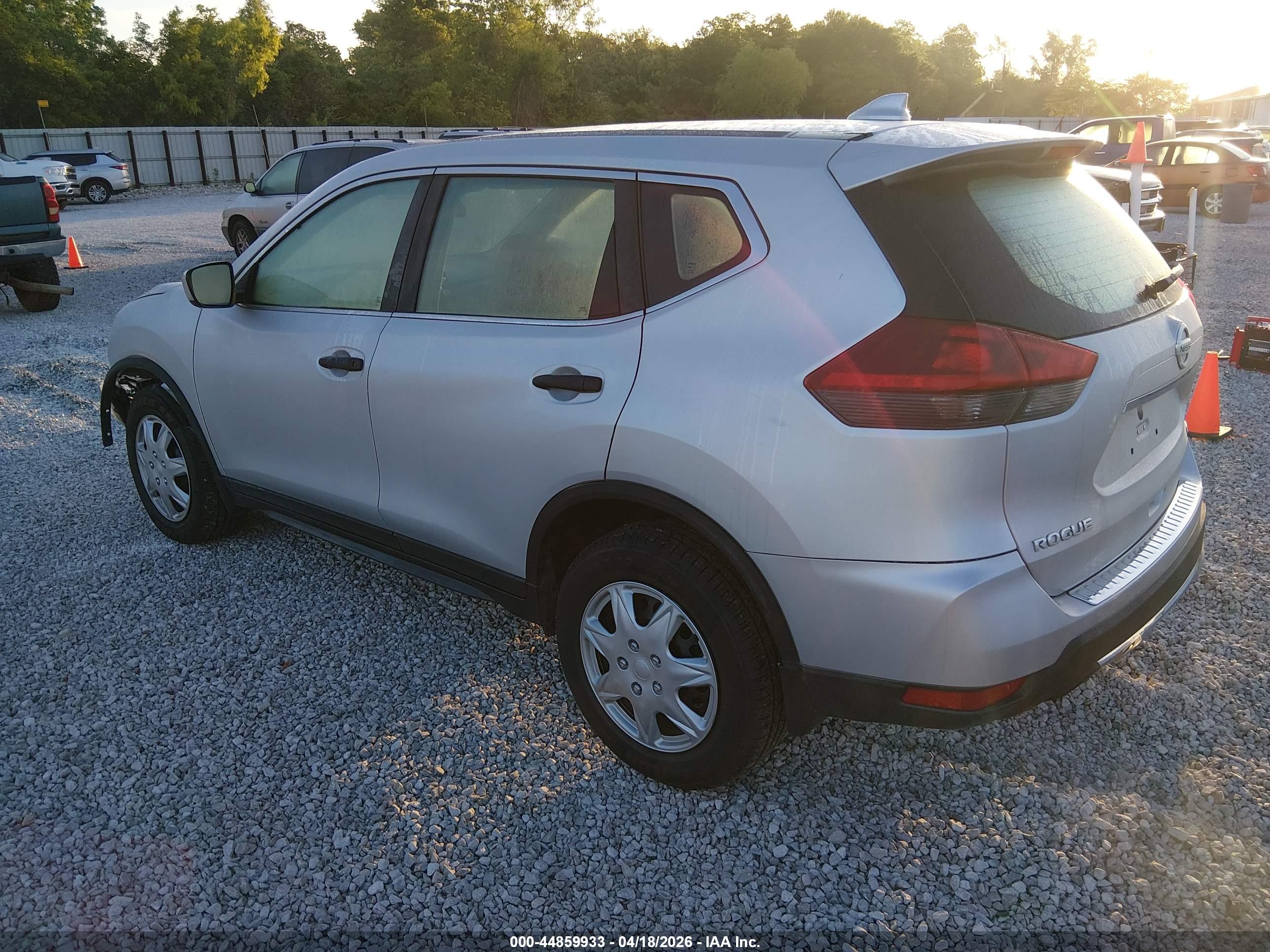 NISSAN ROGUE image 3