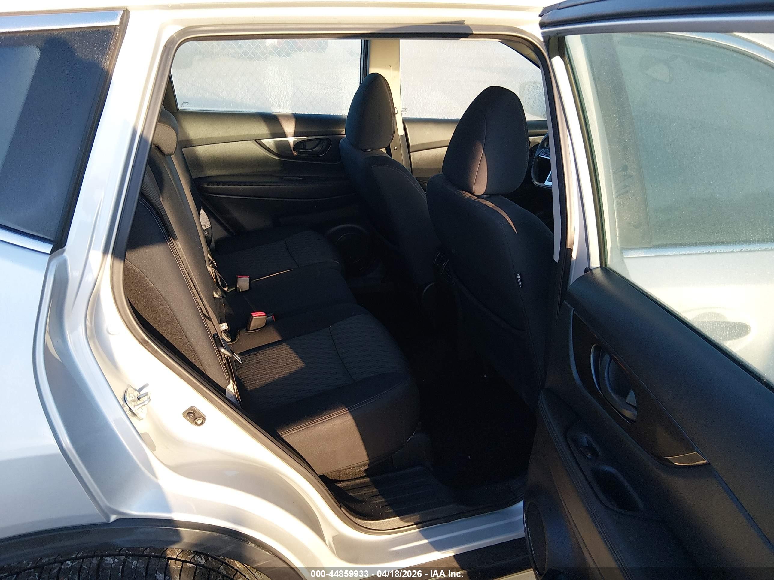 NISSAN ROGUE image 8