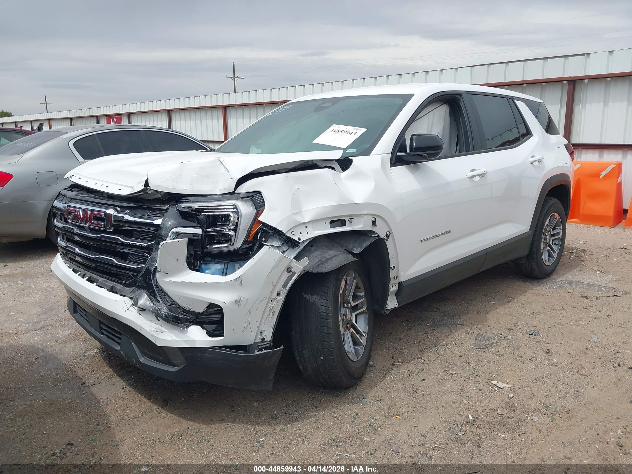 GMC TERRAIN image 2