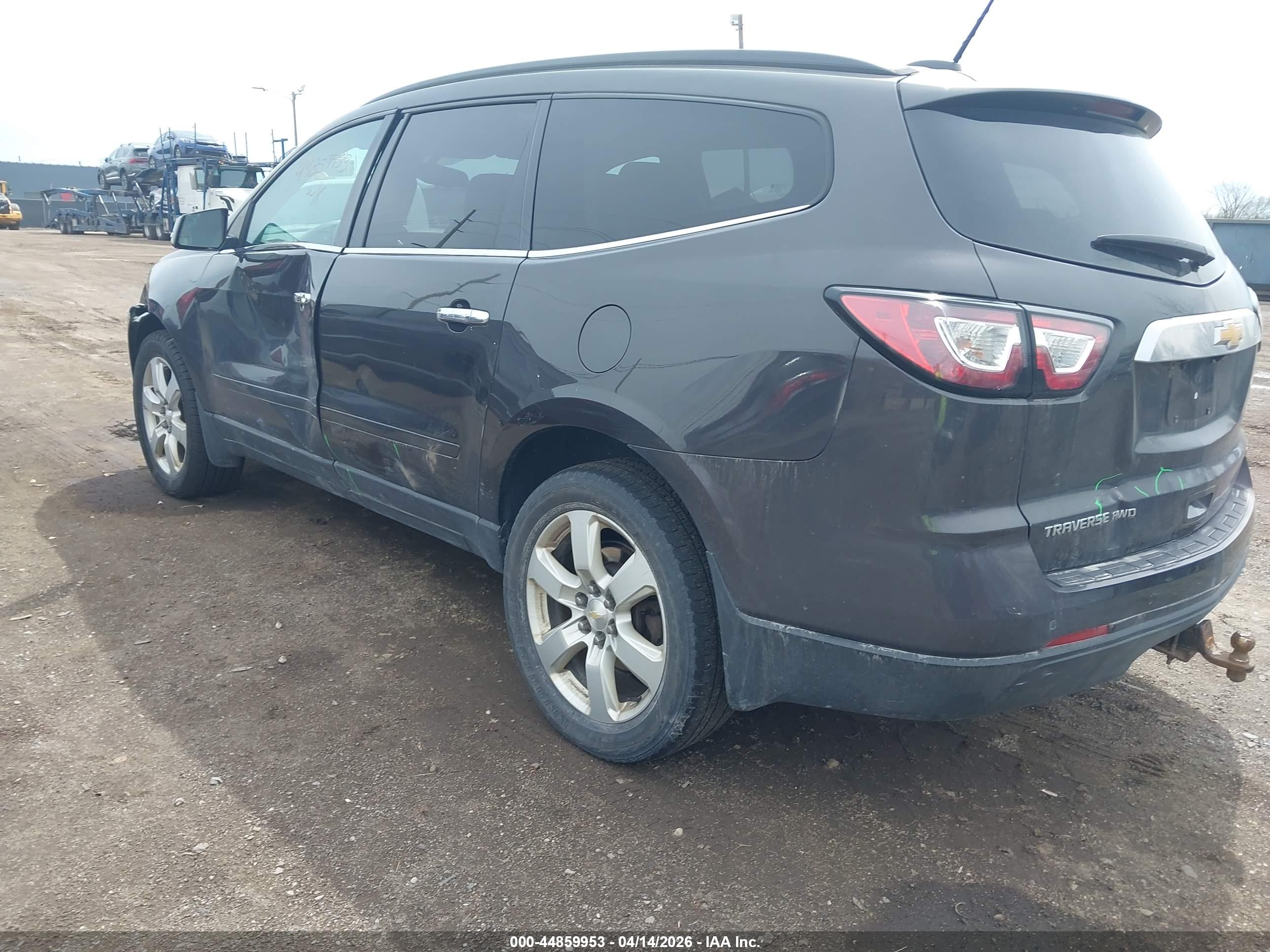 CHEVROLET TRAVERSE image 3