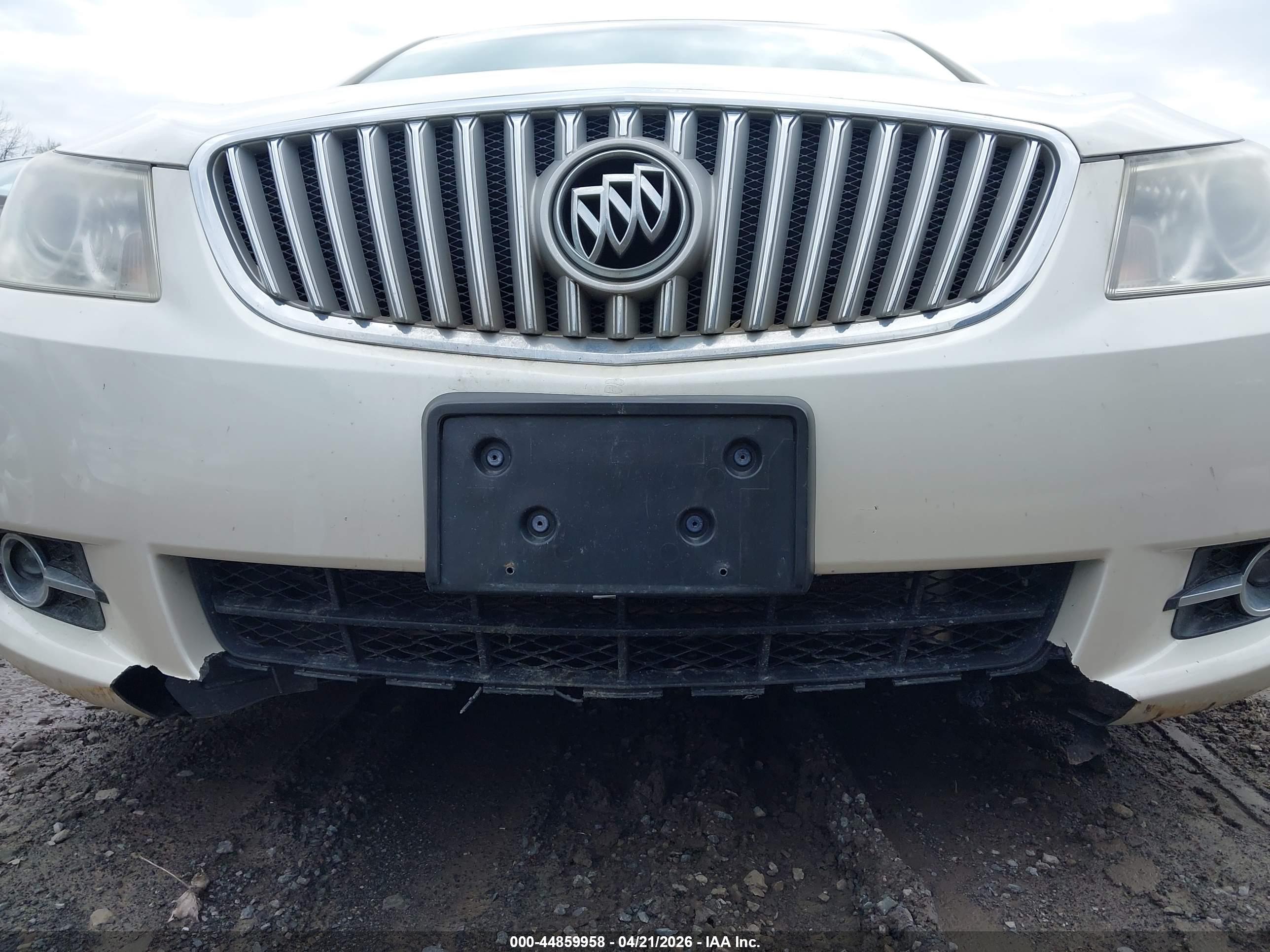 BUICK LACROSSE image 6