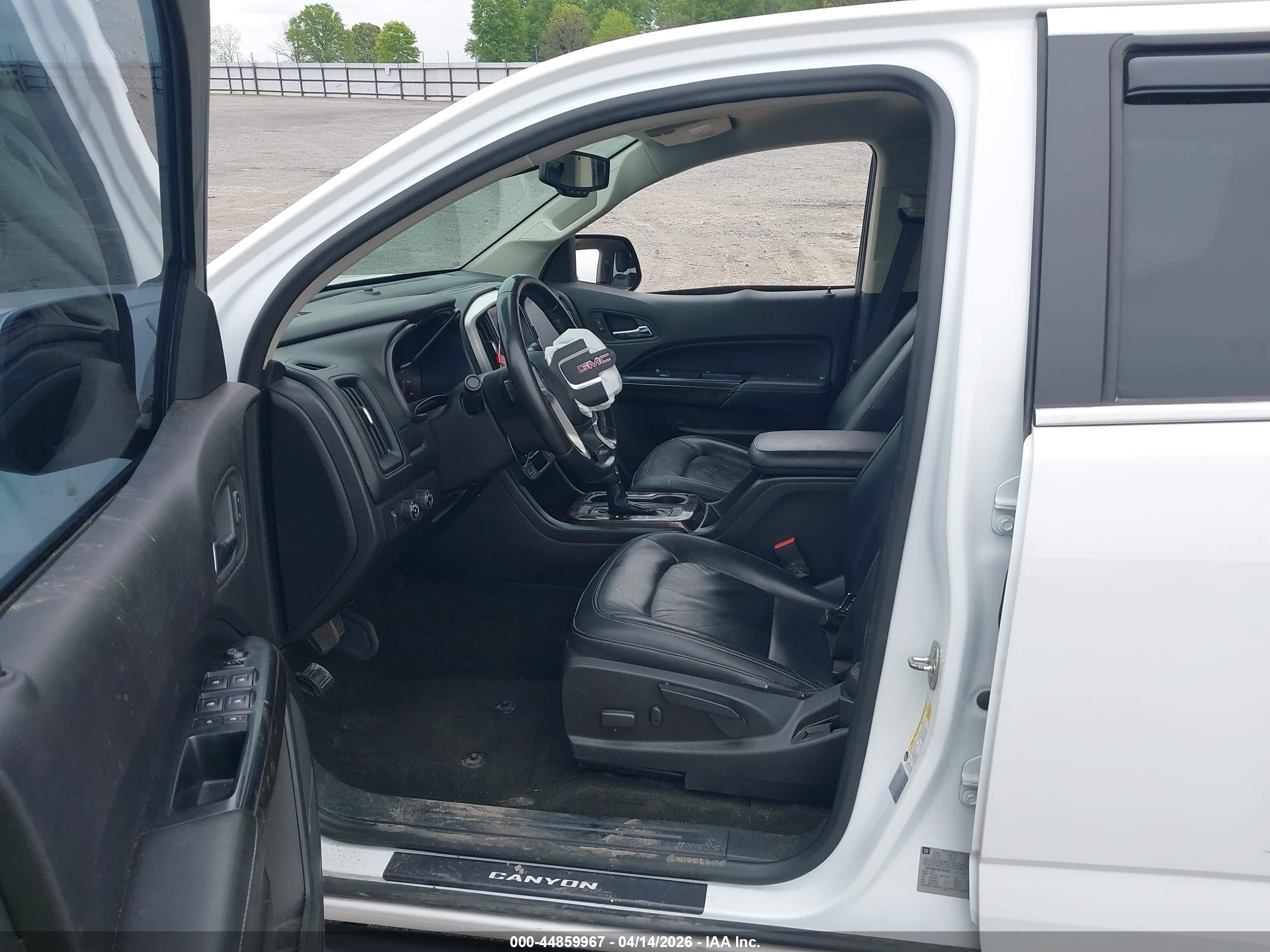 GMC CANYON image 5