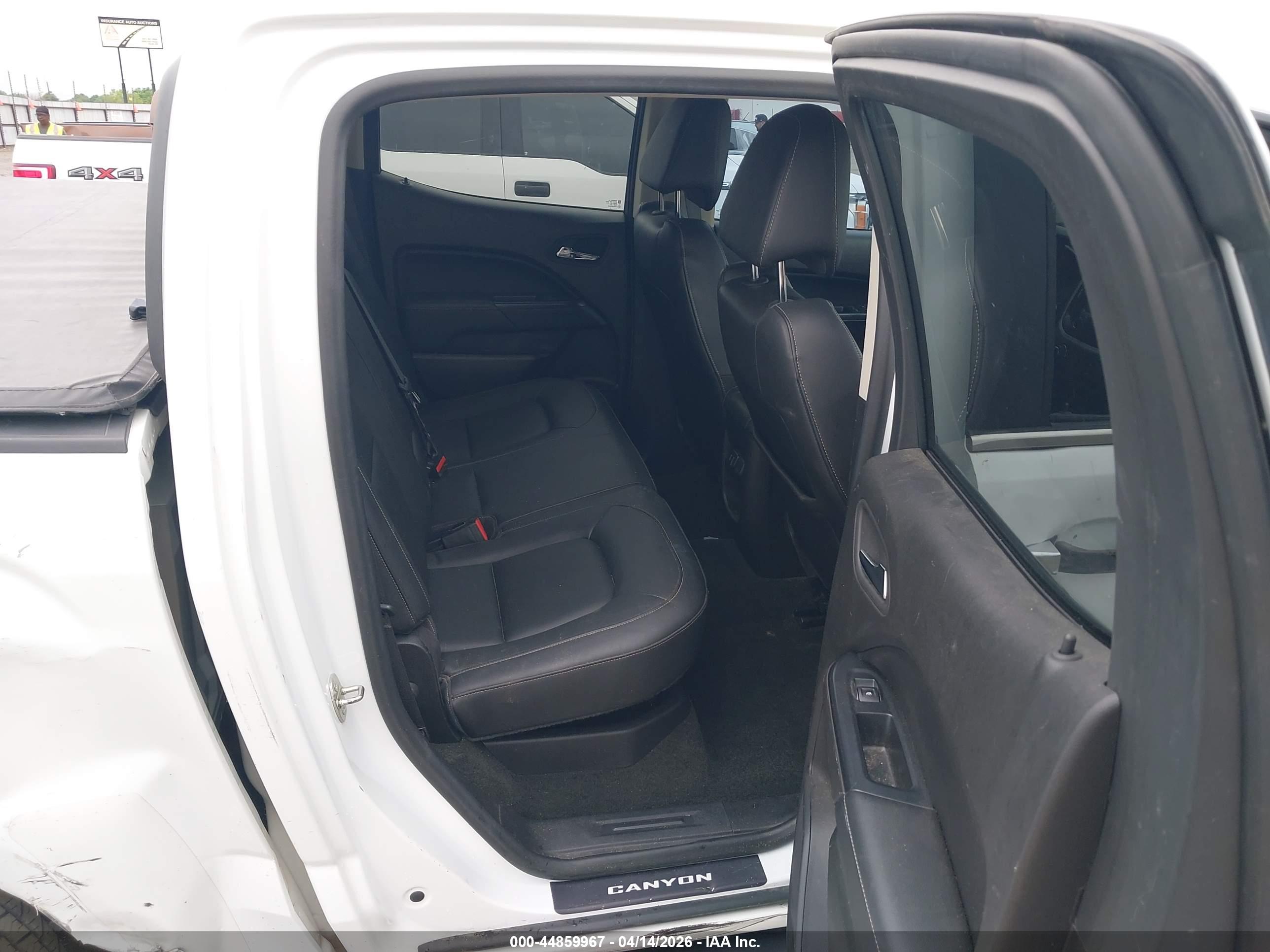 GMC CANYON image 8