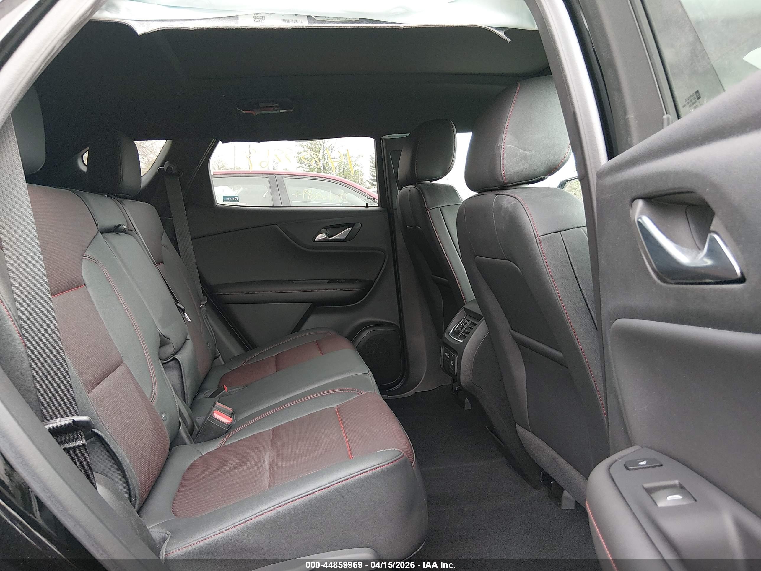 CHEVROLET BLAZER image 8