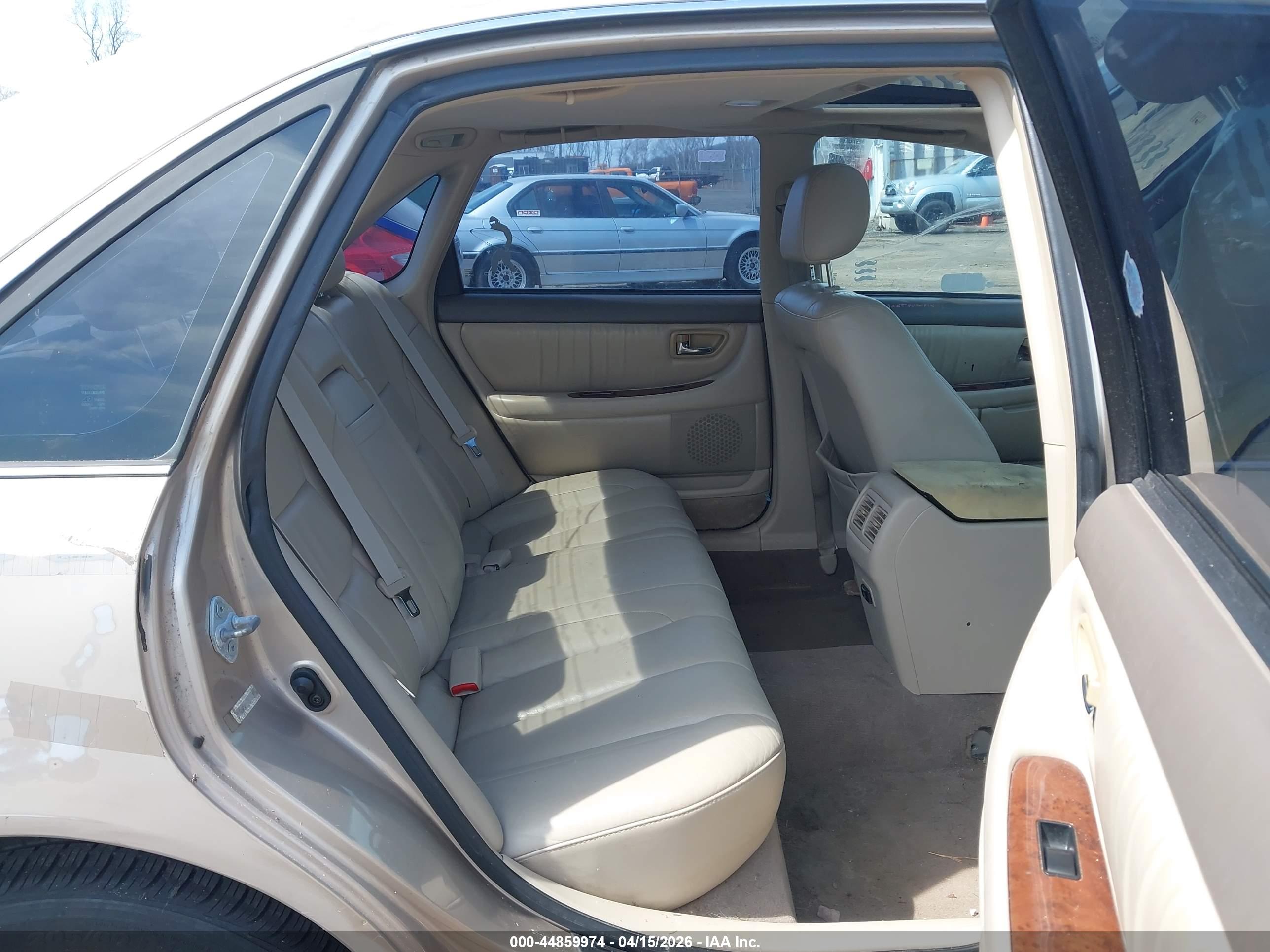 TOYOTA AVALON image 8