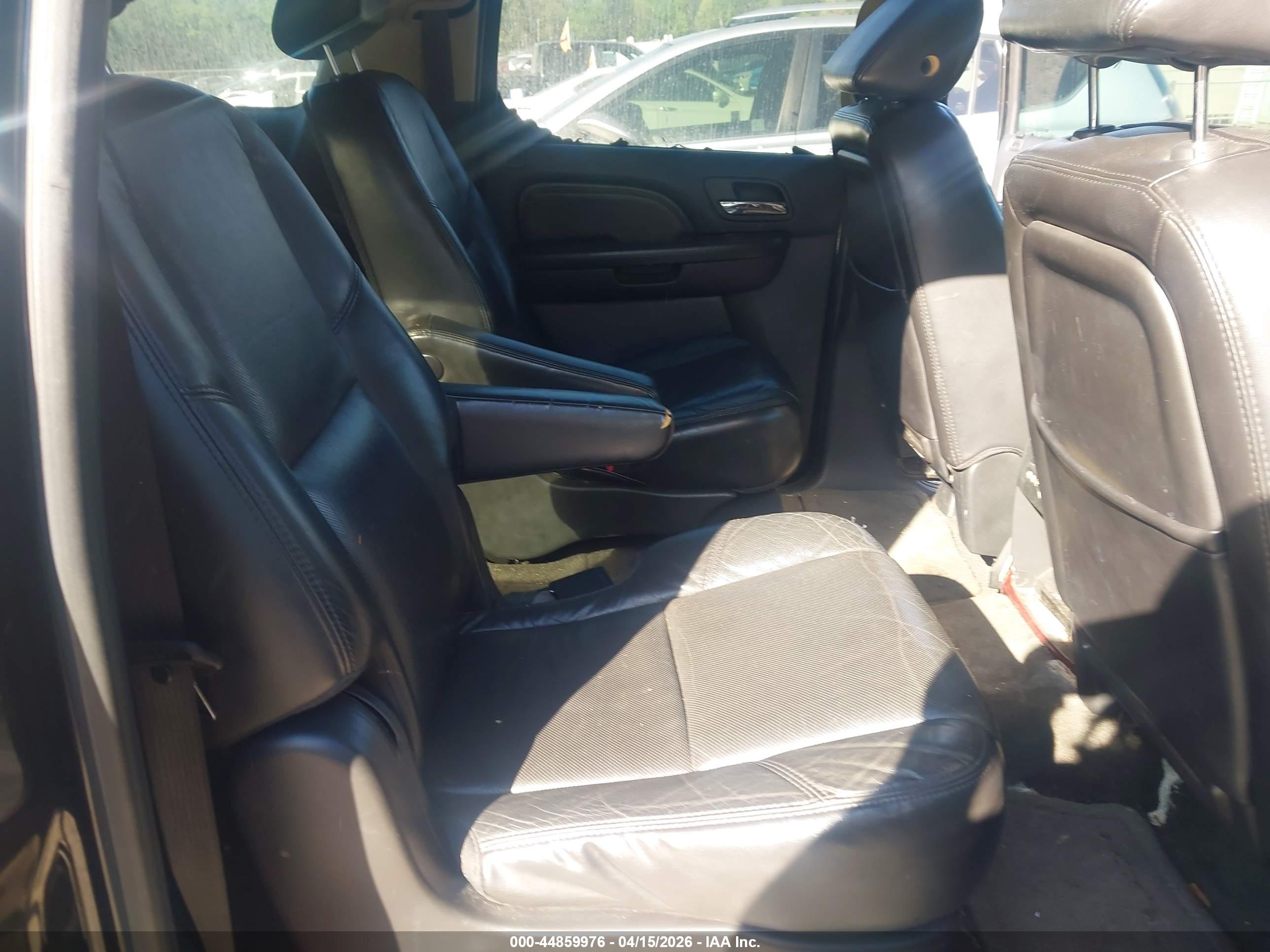 CADILLAC ESCALADE image 8