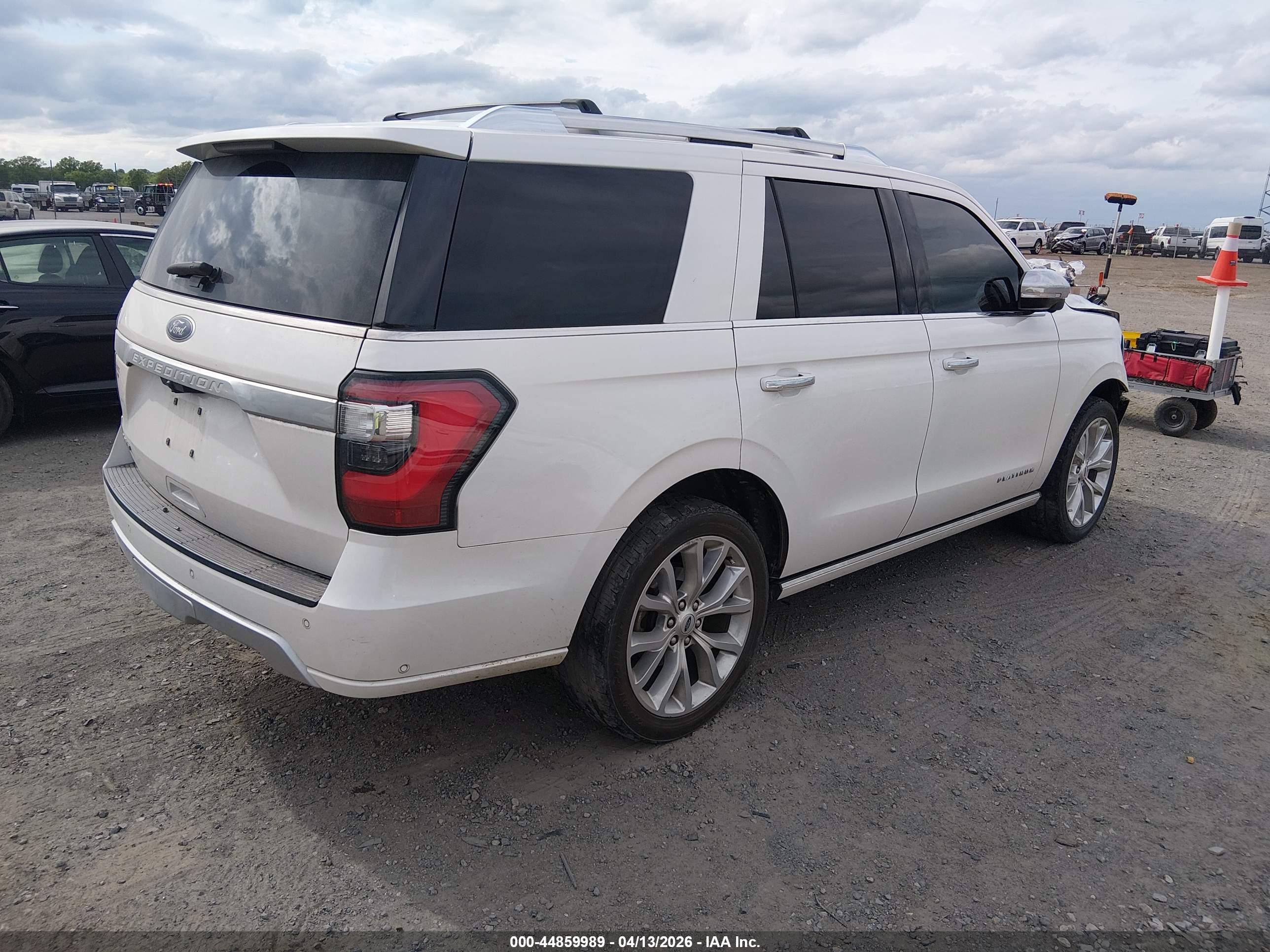 FORD EXPEDITION image 4