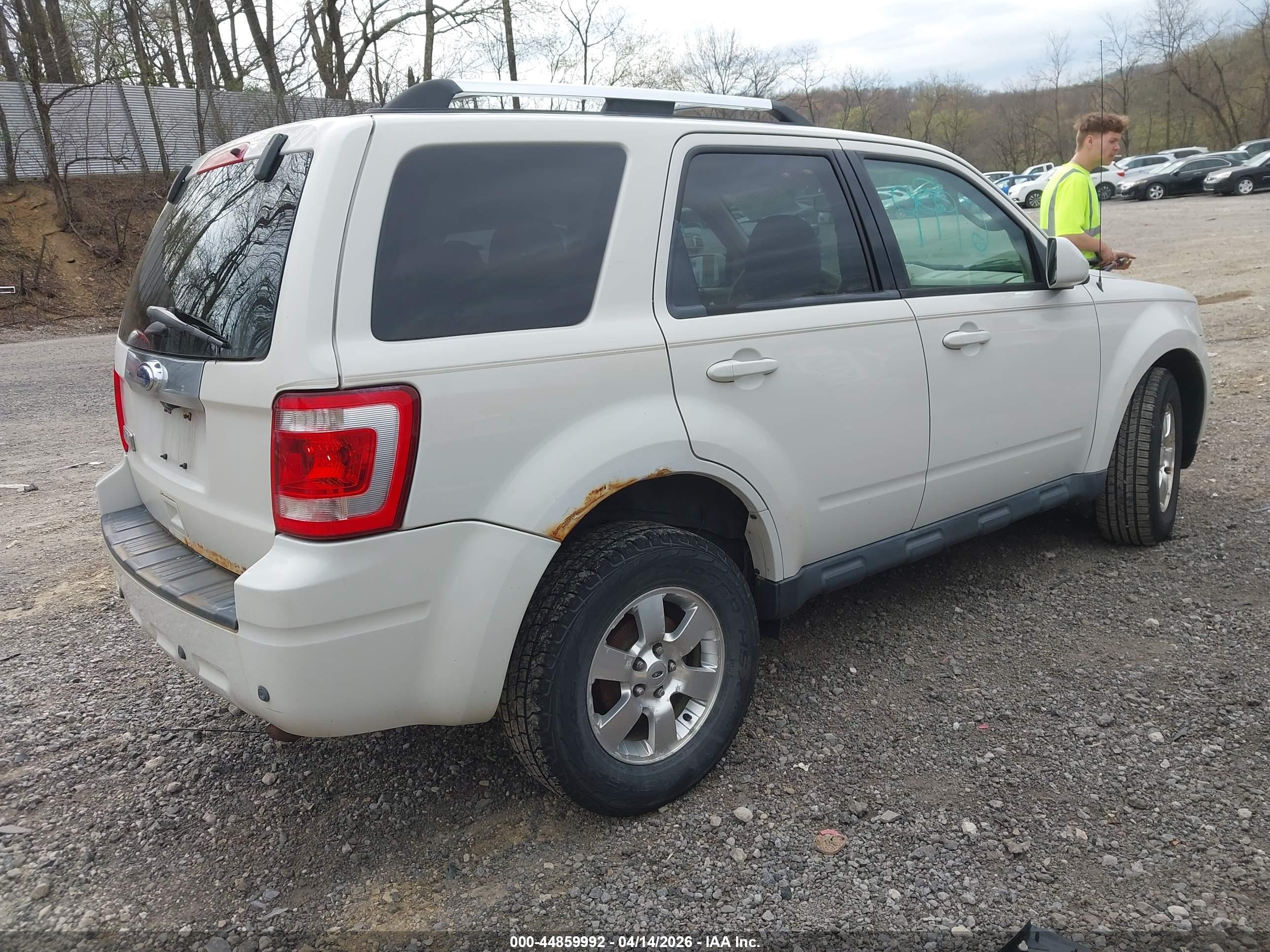 FORD ESCAPE image 4