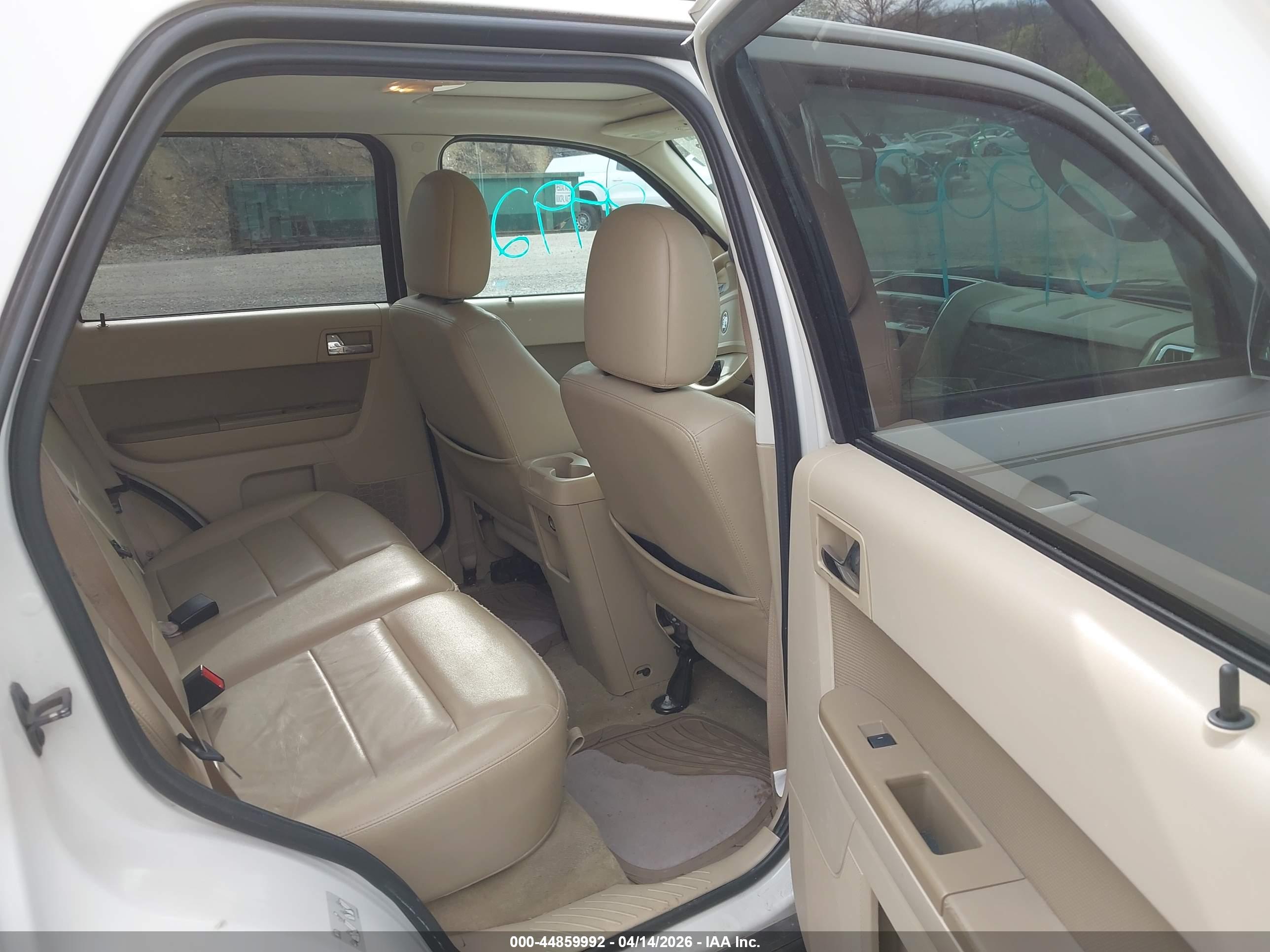 FORD ESCAPE image 8