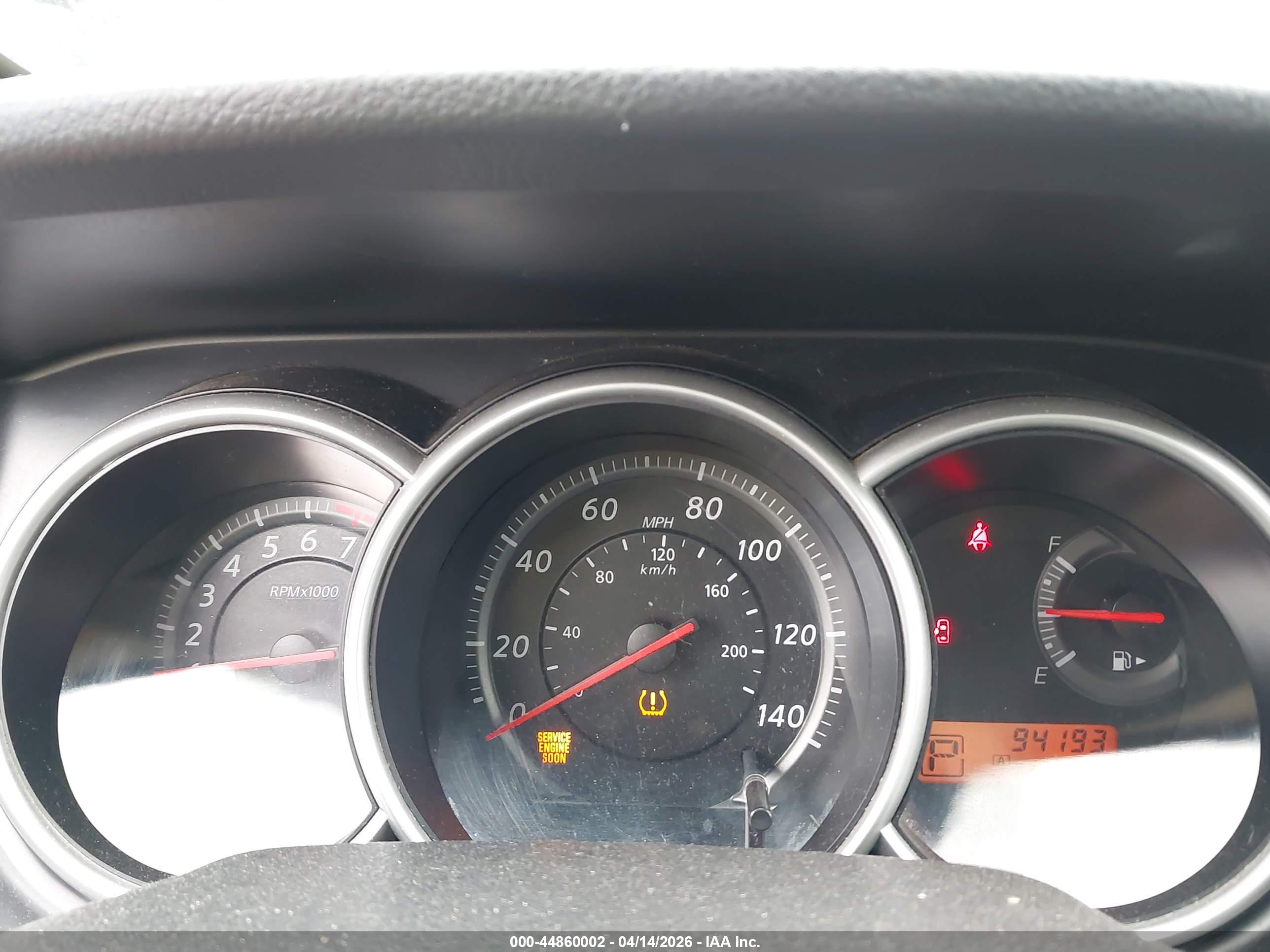 NISSAN VERSA image 7