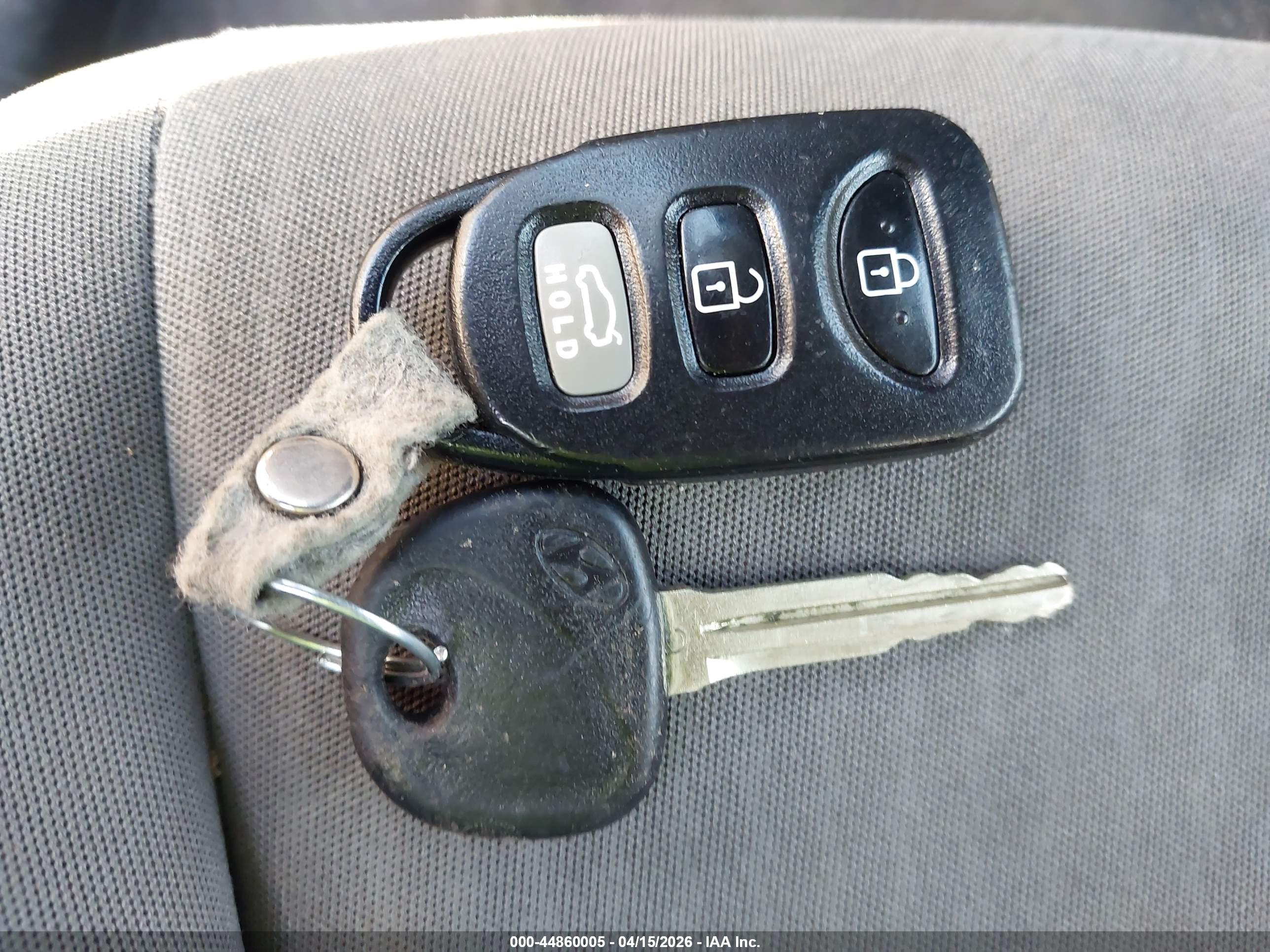 HYUNDAI ELANTRA image 11