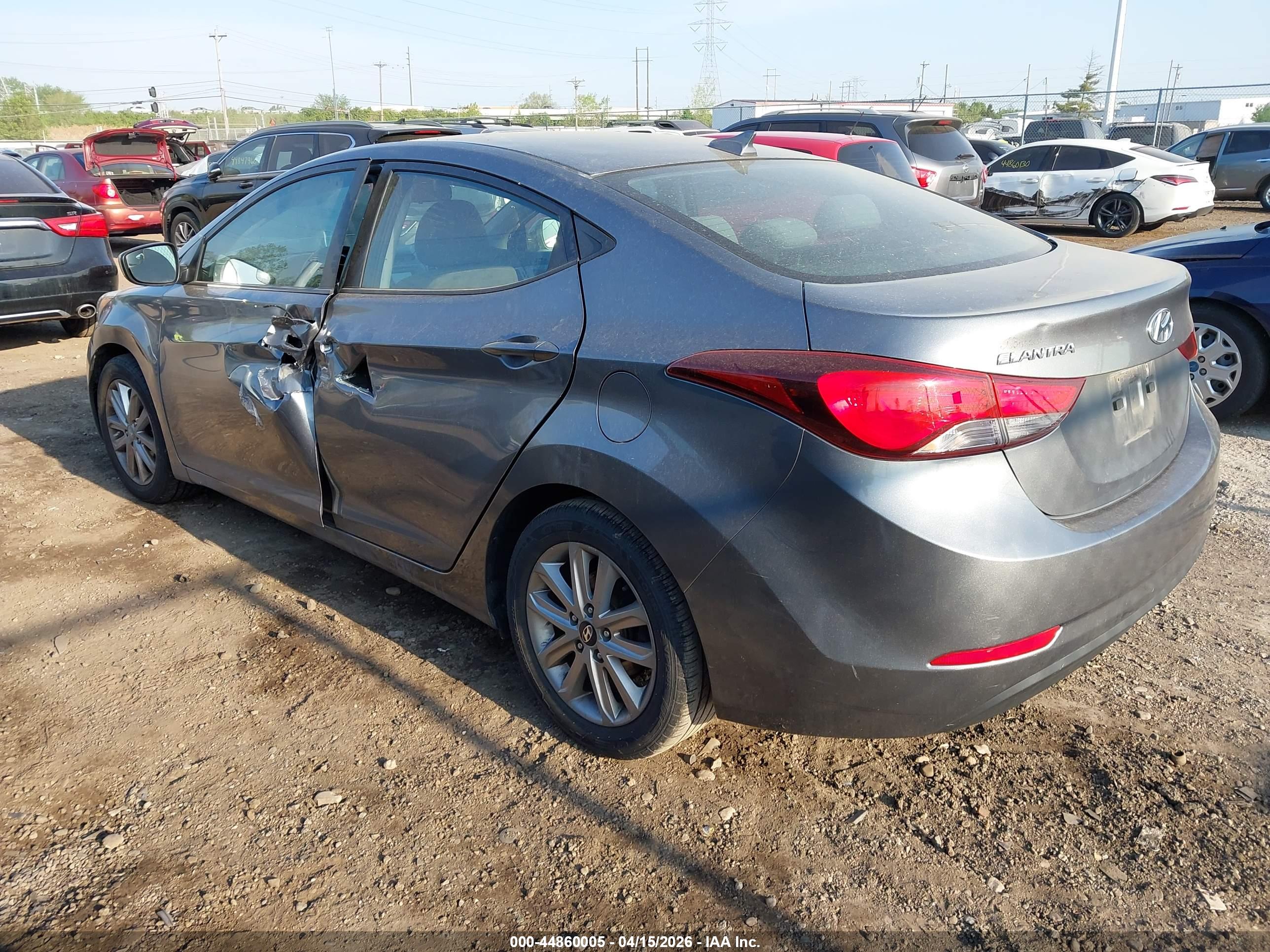 HYUNDAI ELANTRA image 3