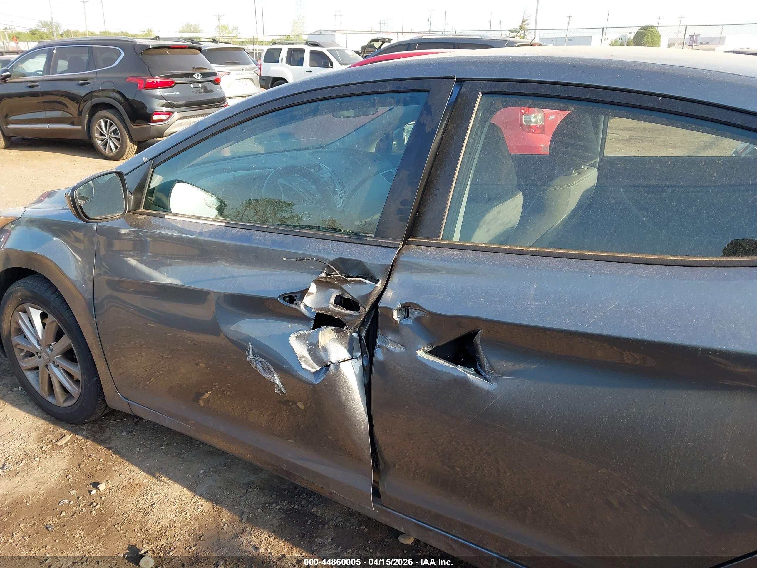 HYUNDAI ELANTRA image 6