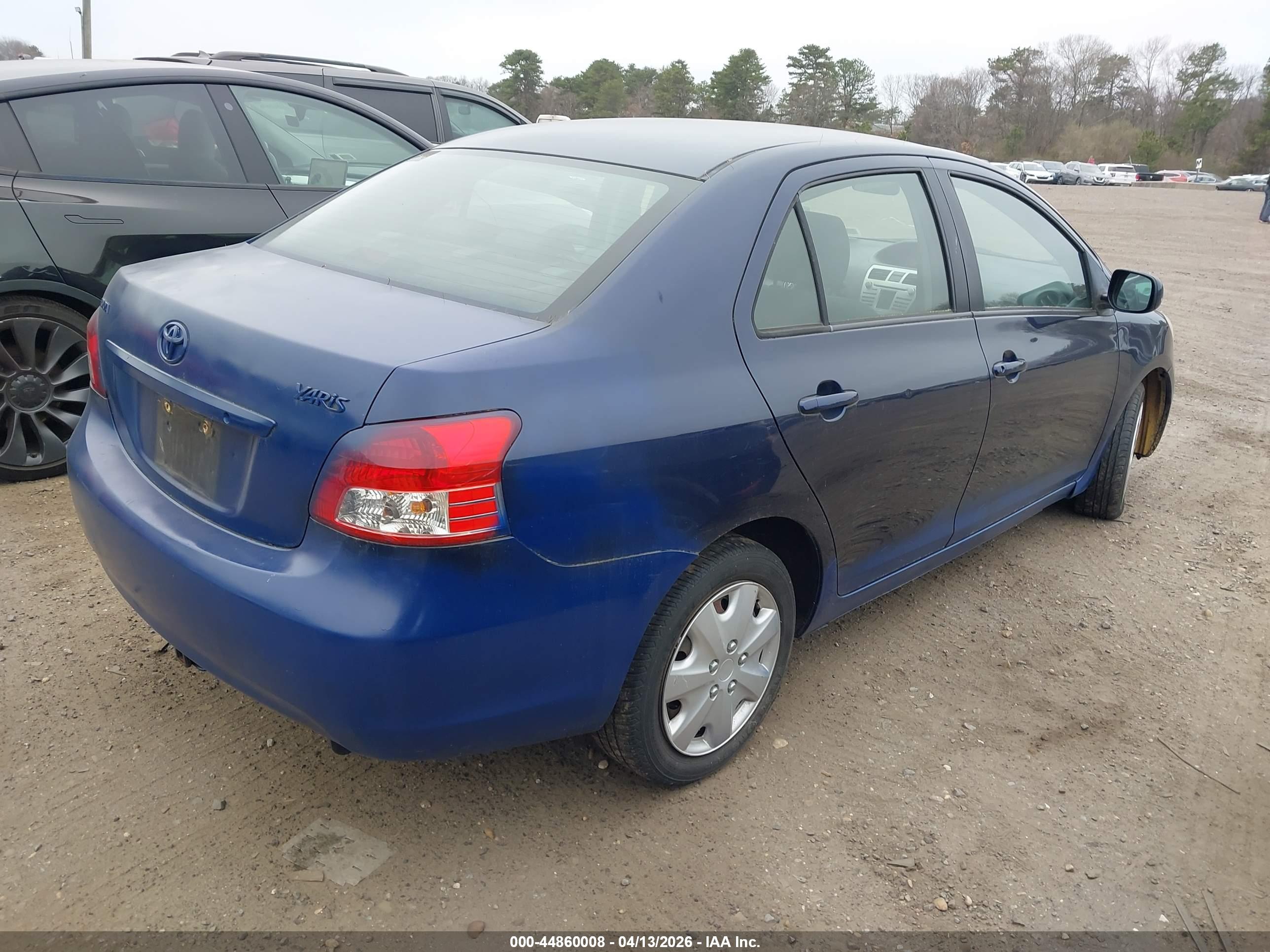 TOYOTA YARIS image 4
