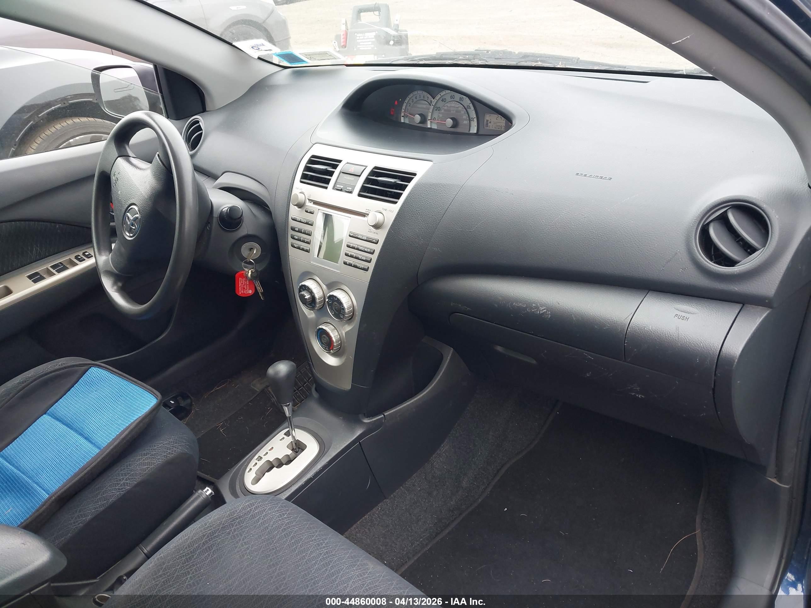 TOYOTA YARIS image 5