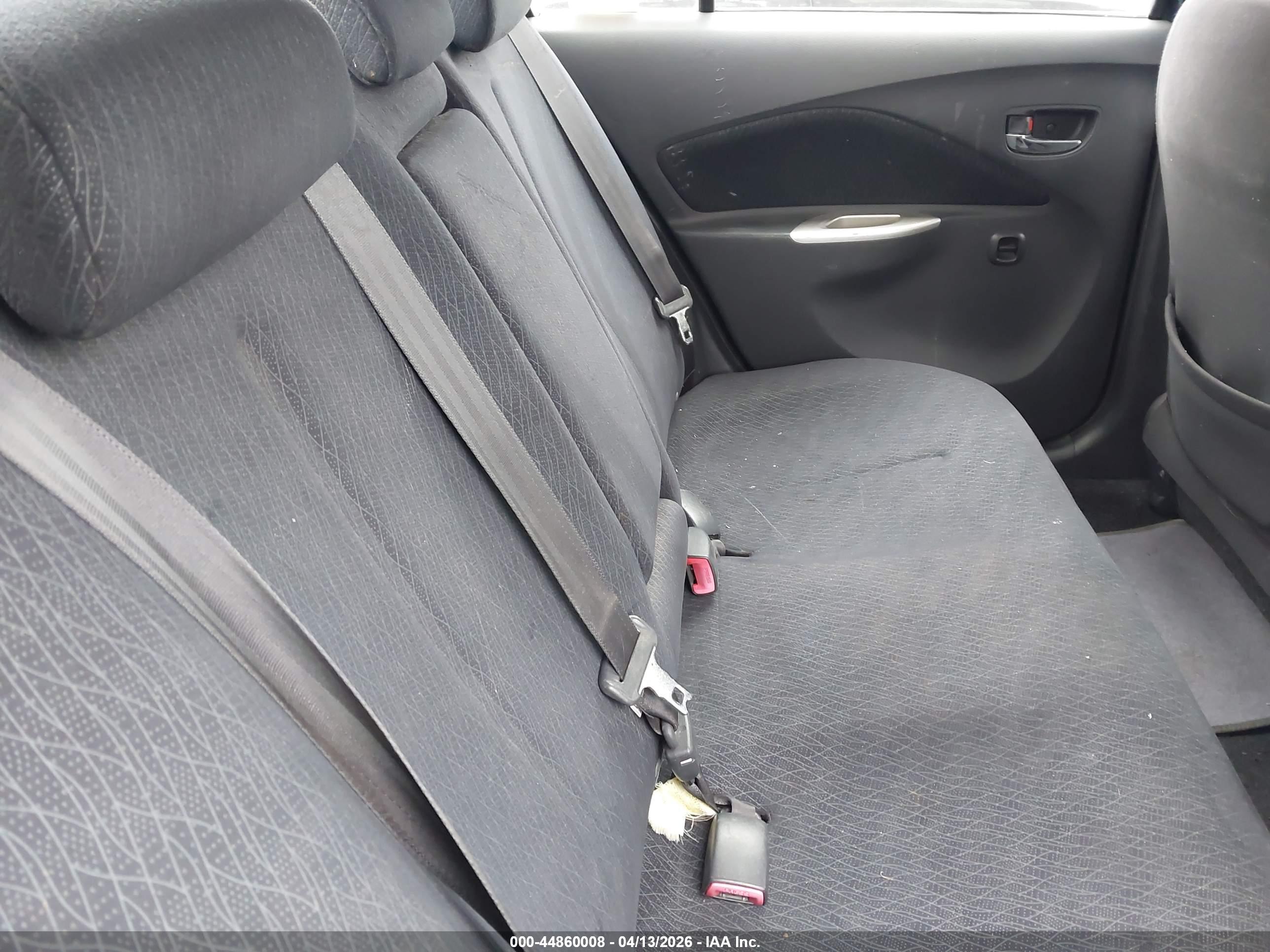 TOYOTA YARIS image 8