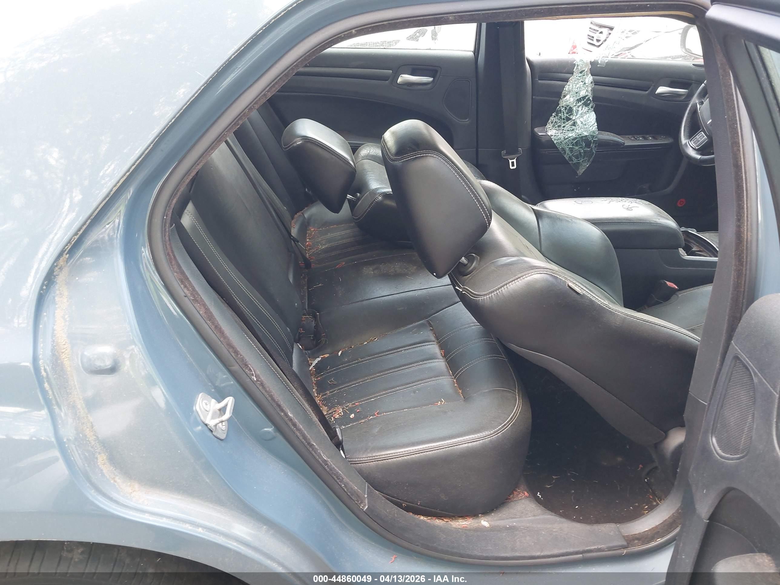 CHRYSLER 300 image 8