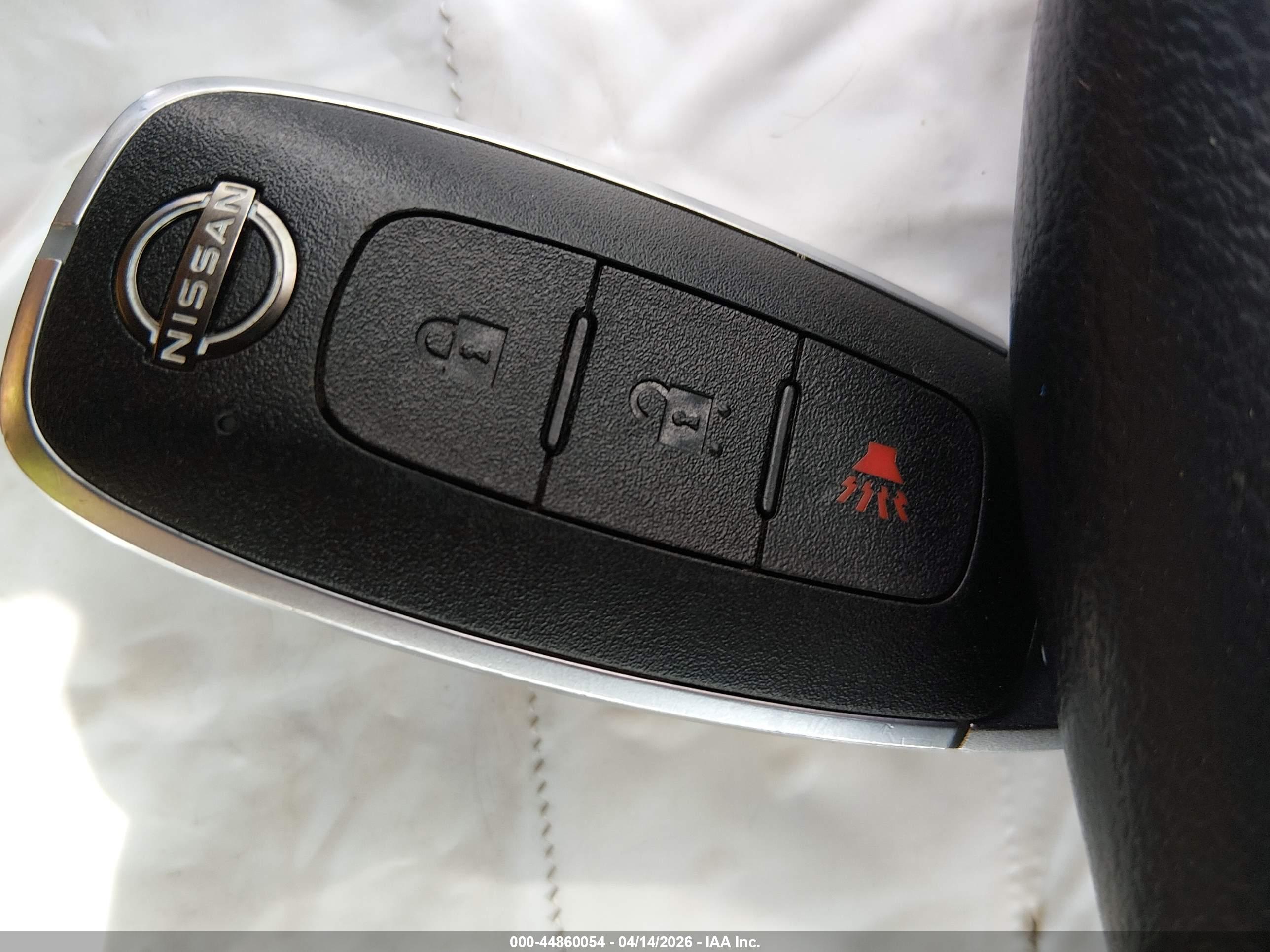 NISSAN ROGUE image 11