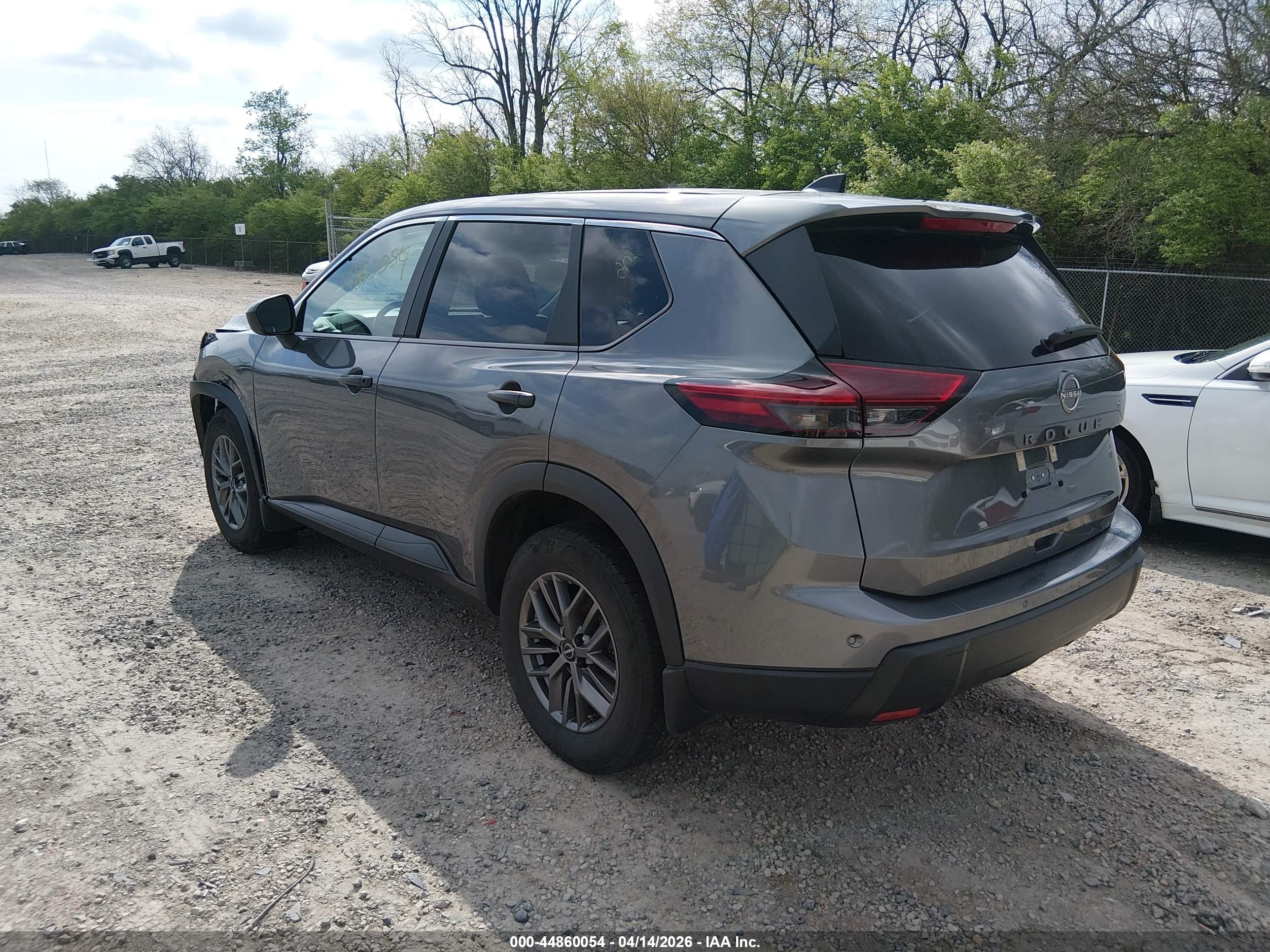 NISSAN ROGUE image 3