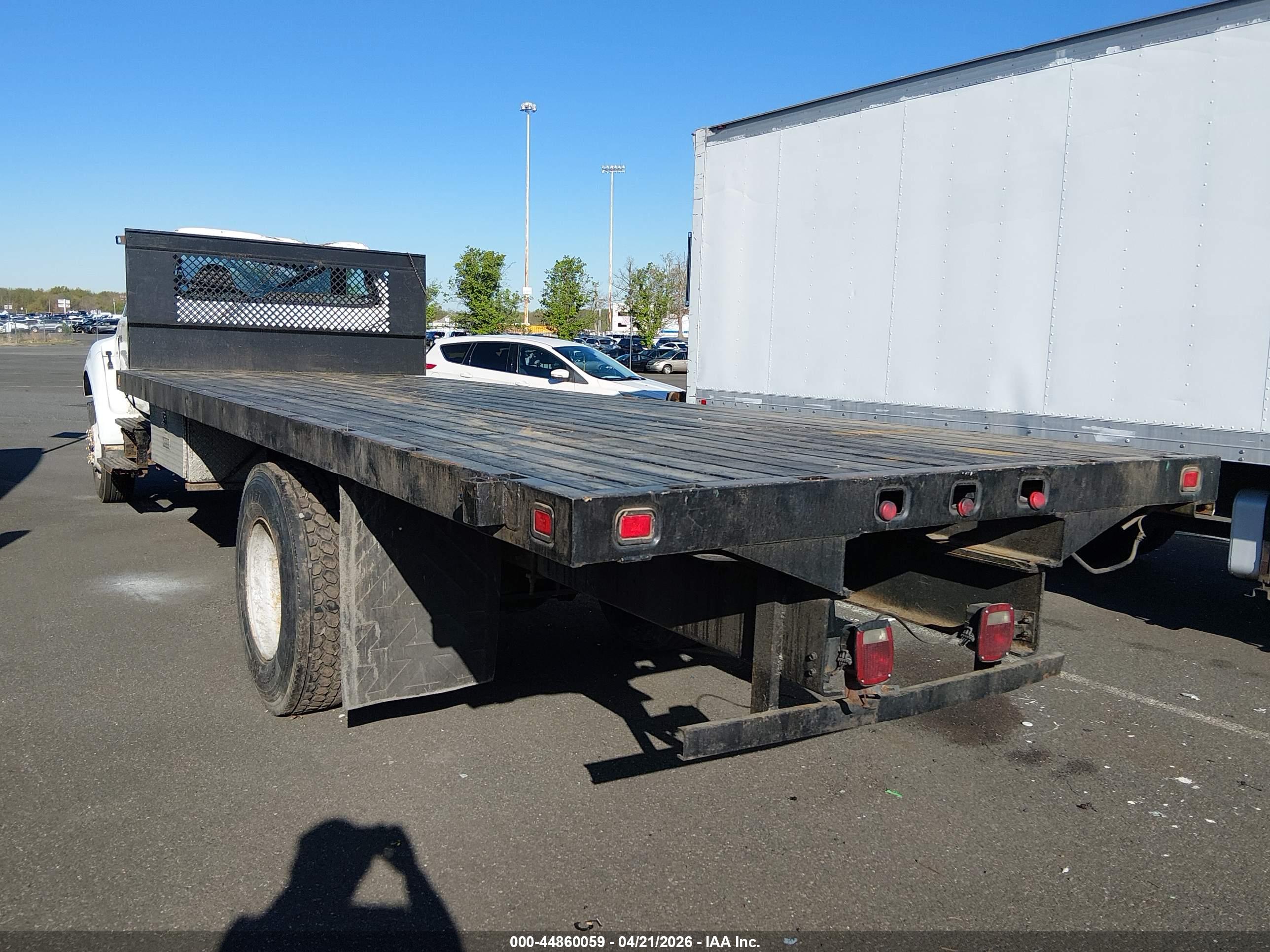 FORD F-750 image 3