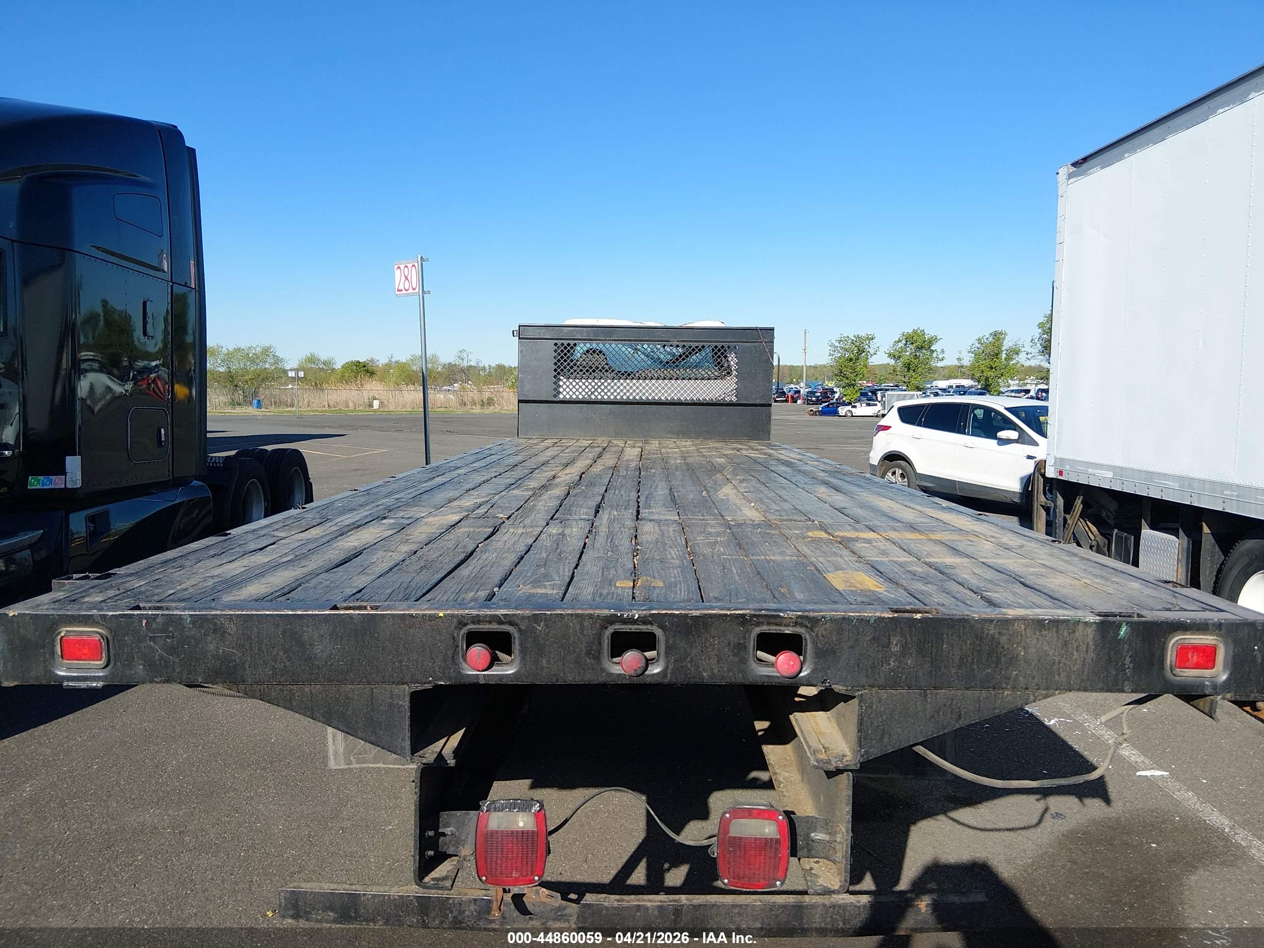FORD F-750 image 7