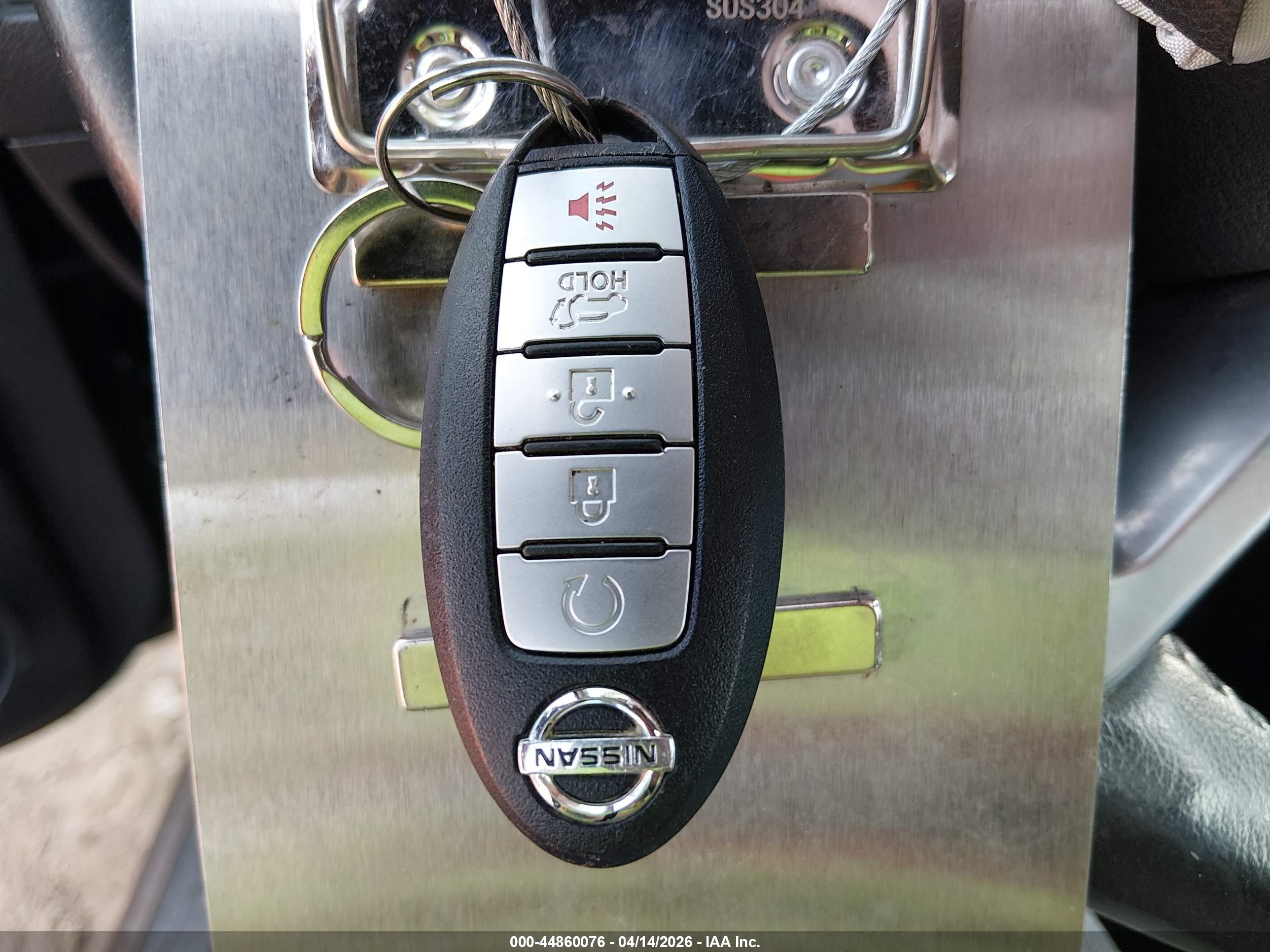 NISSAN ROGUE image 11