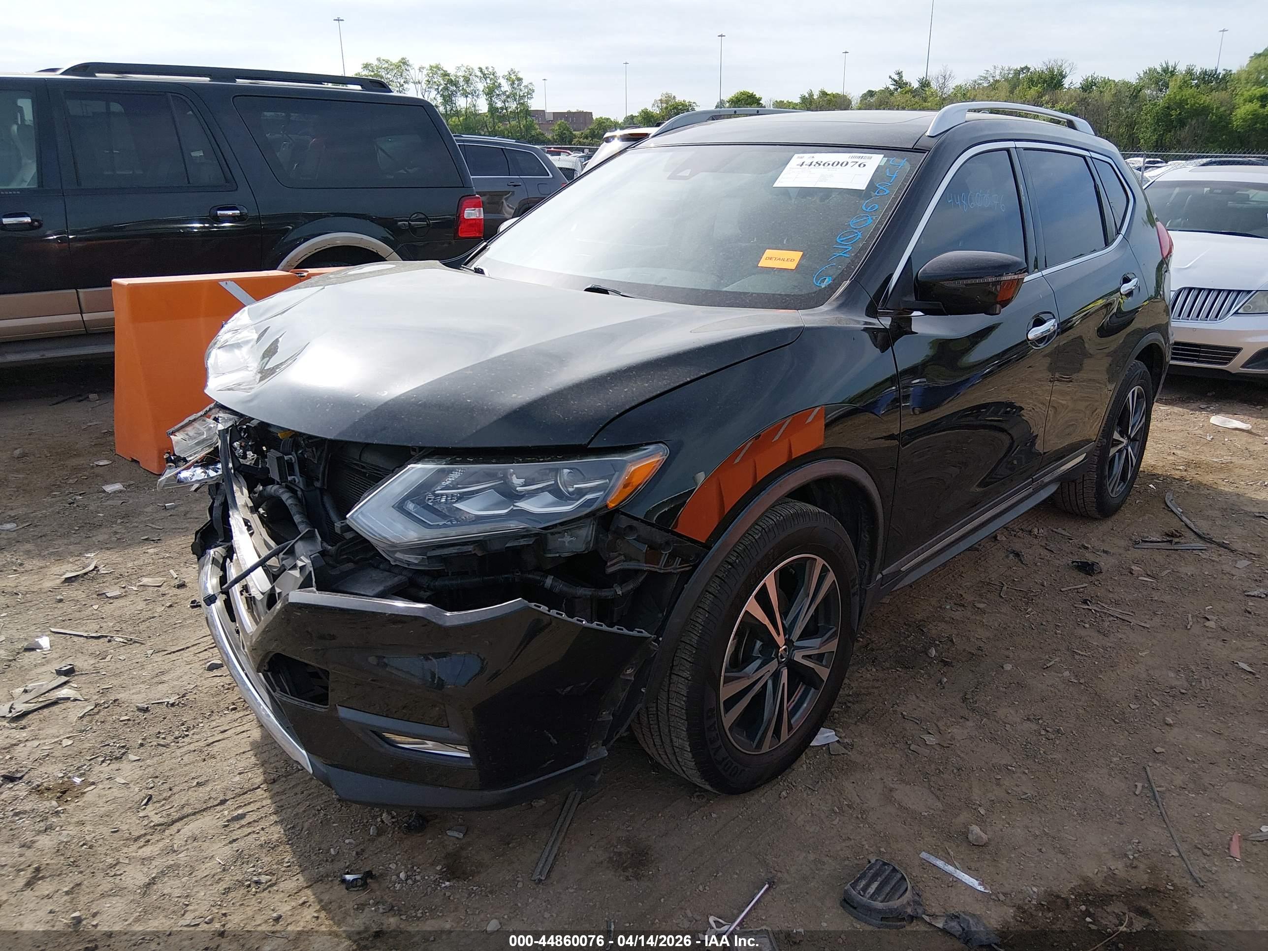 NISSAN ROGUE image 2