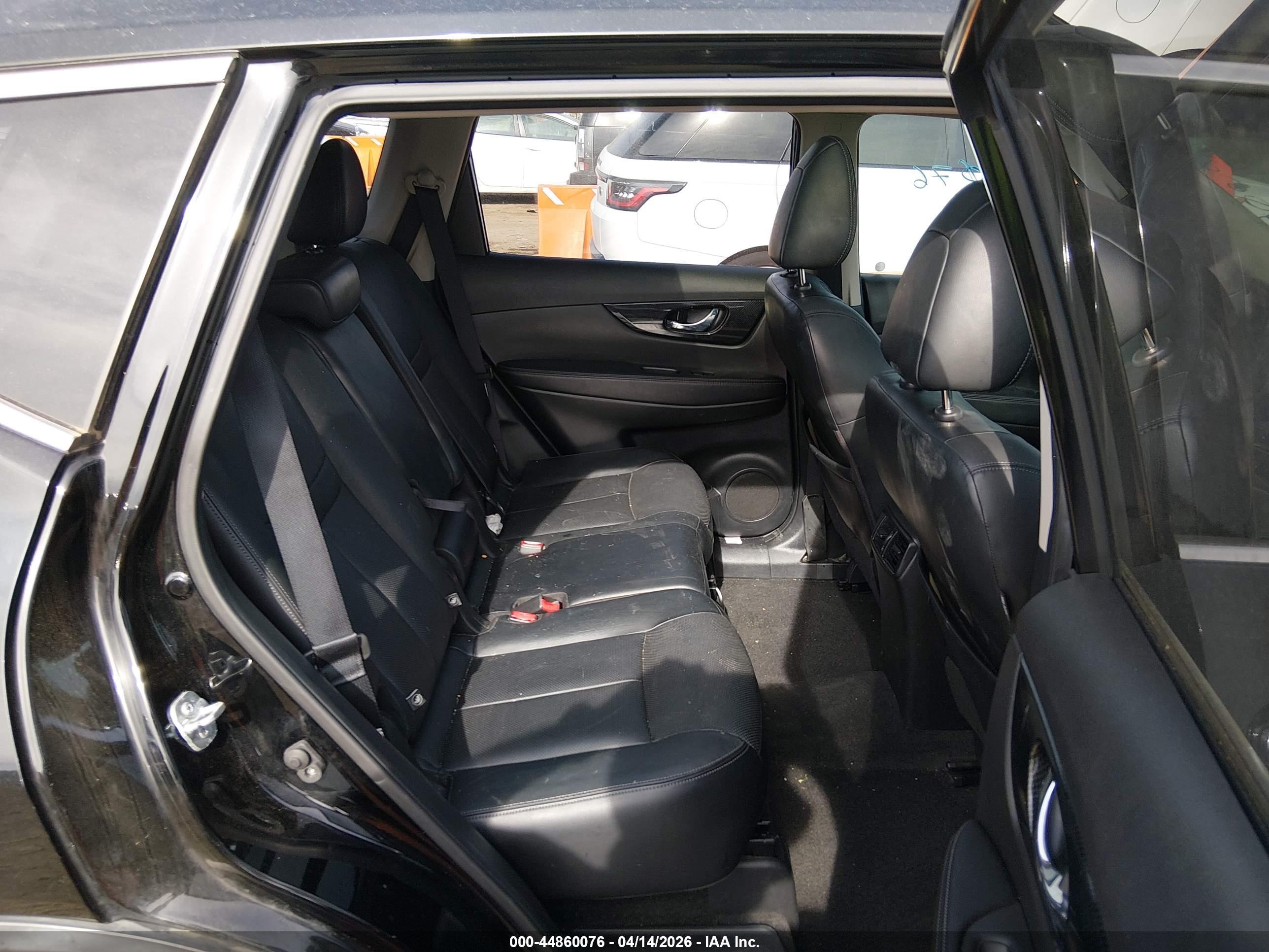 NISSAN ROGUE image 8