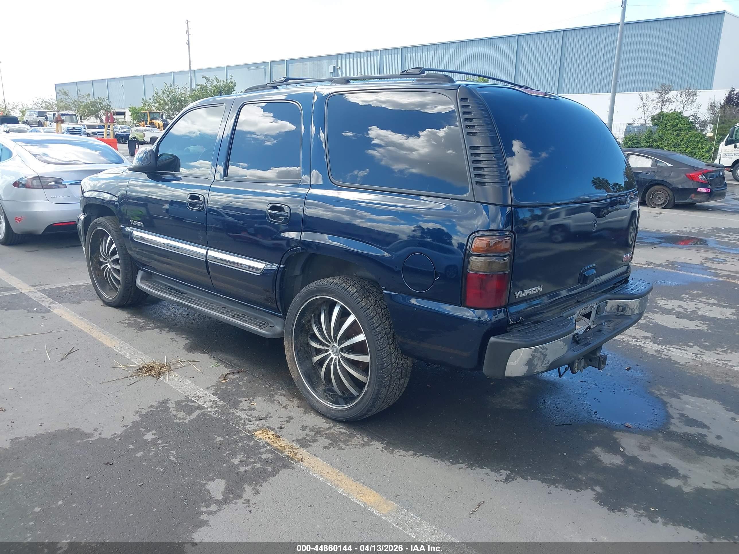 GMC YUKON image 3