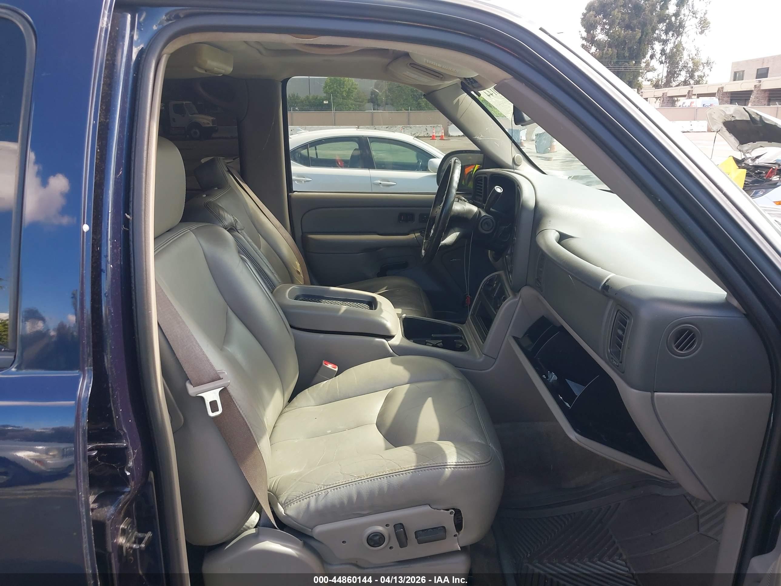 GMC YUKON image 5