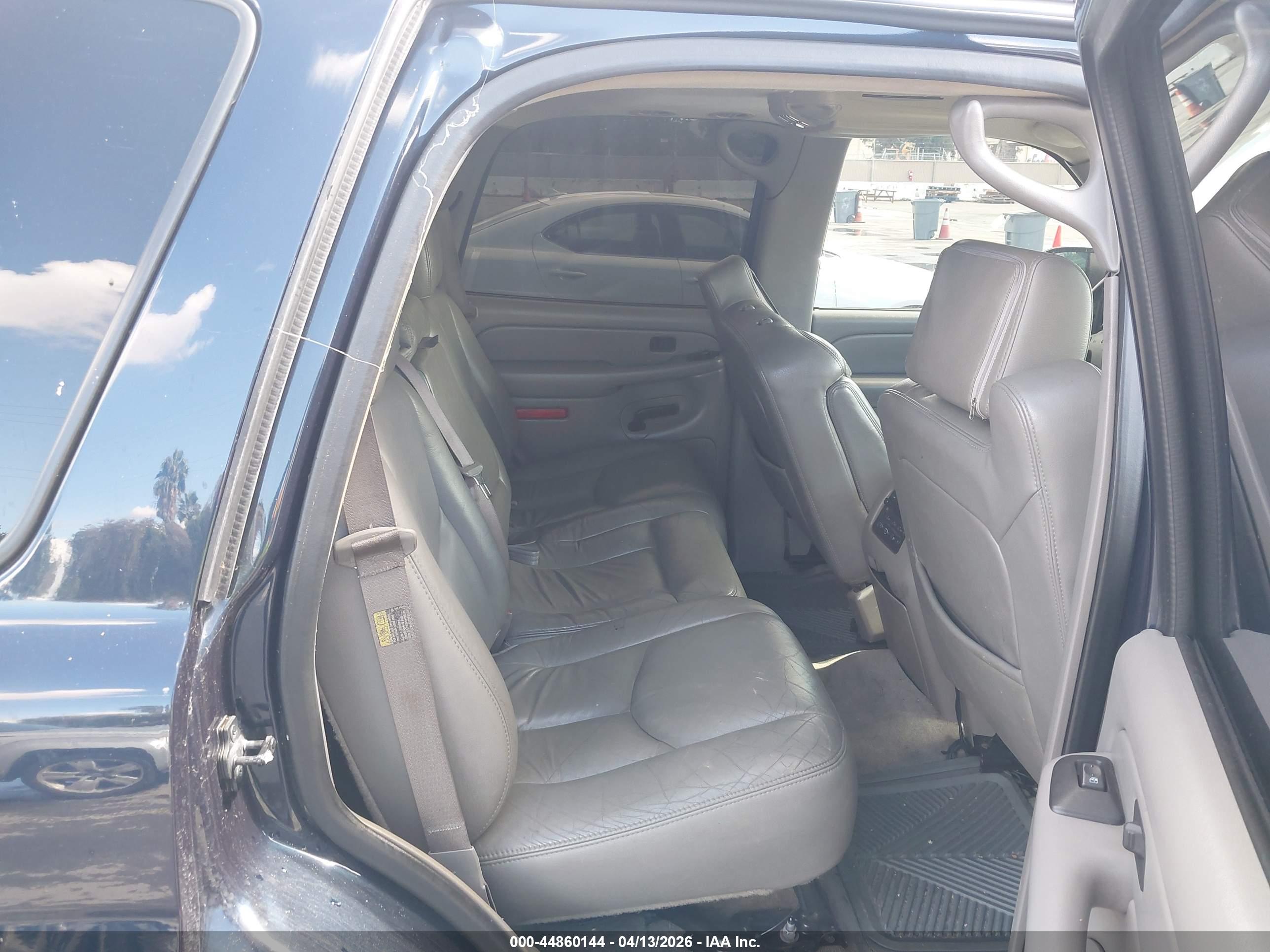 GMC YUKON image 8