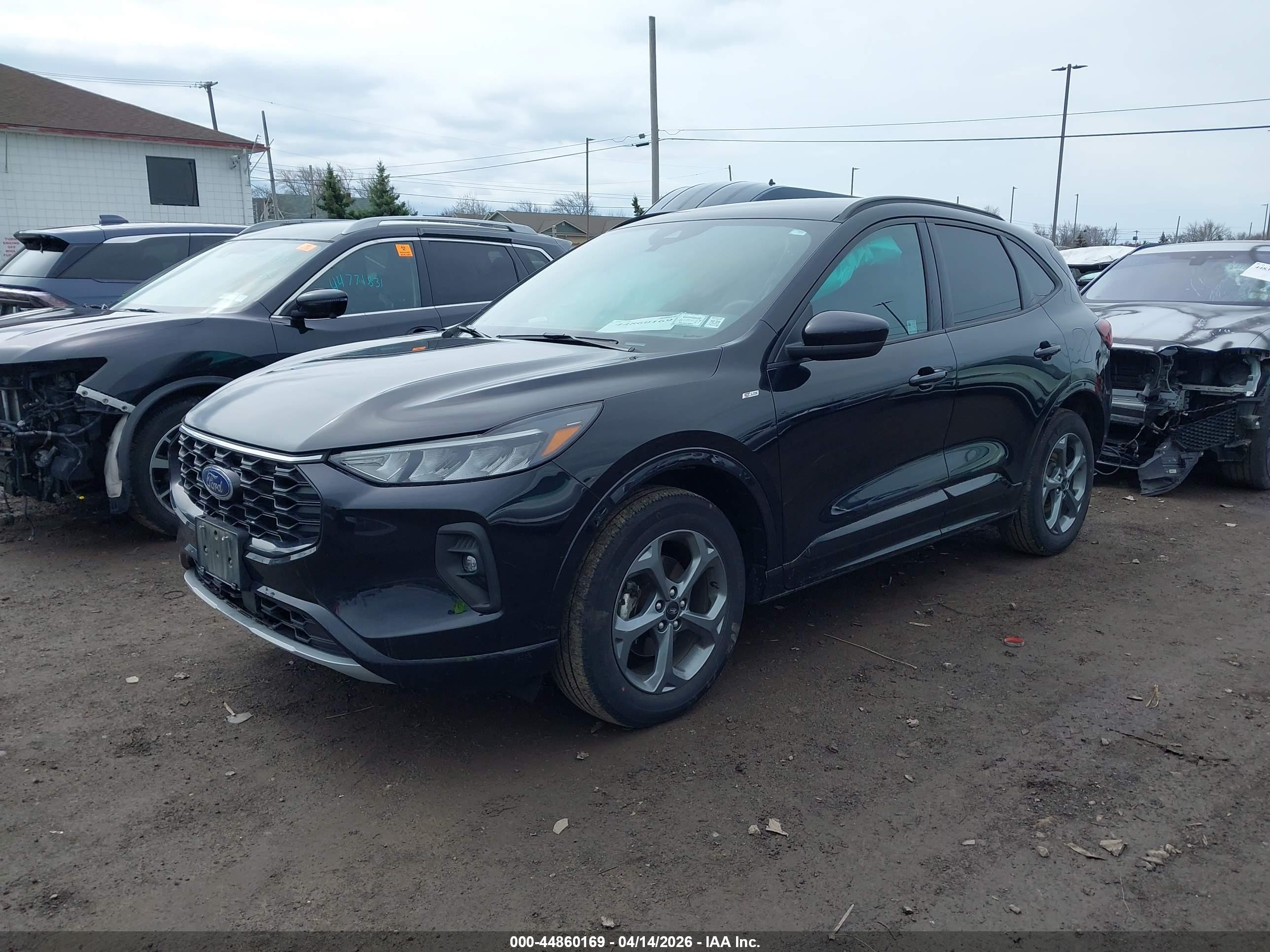 FORD ESCAPE image 2