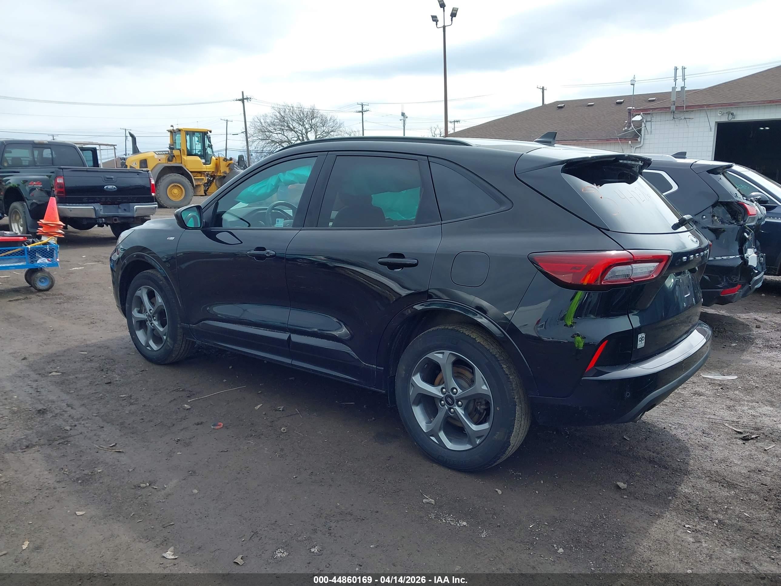 FORD ESCAPE image 3