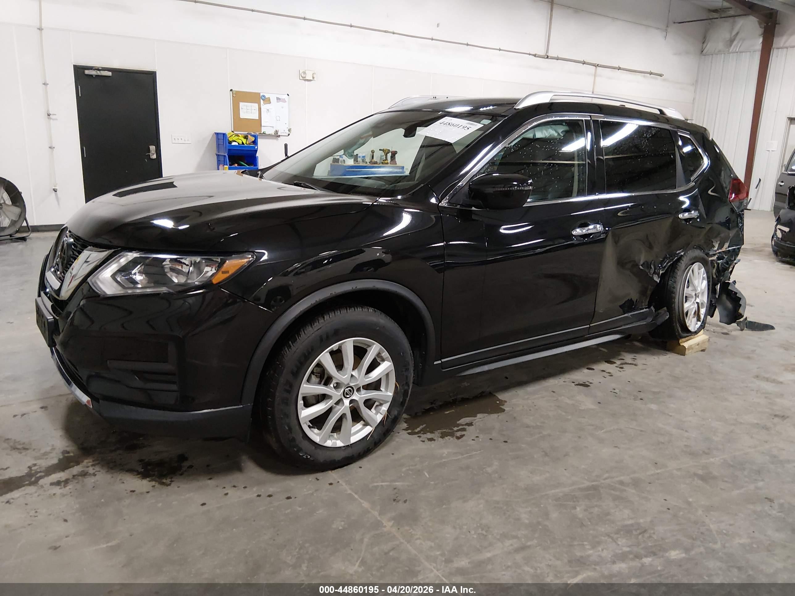 NISSAN ROGUE image 2