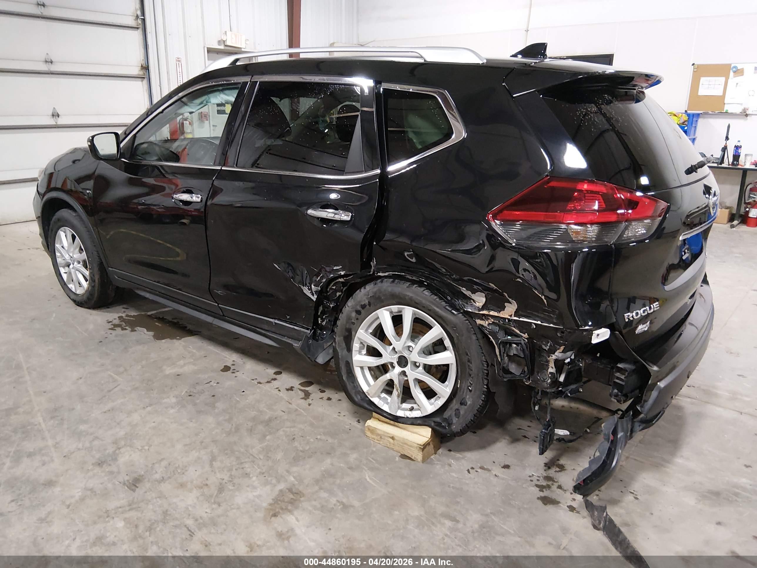 NISSAN ROGUE image 3