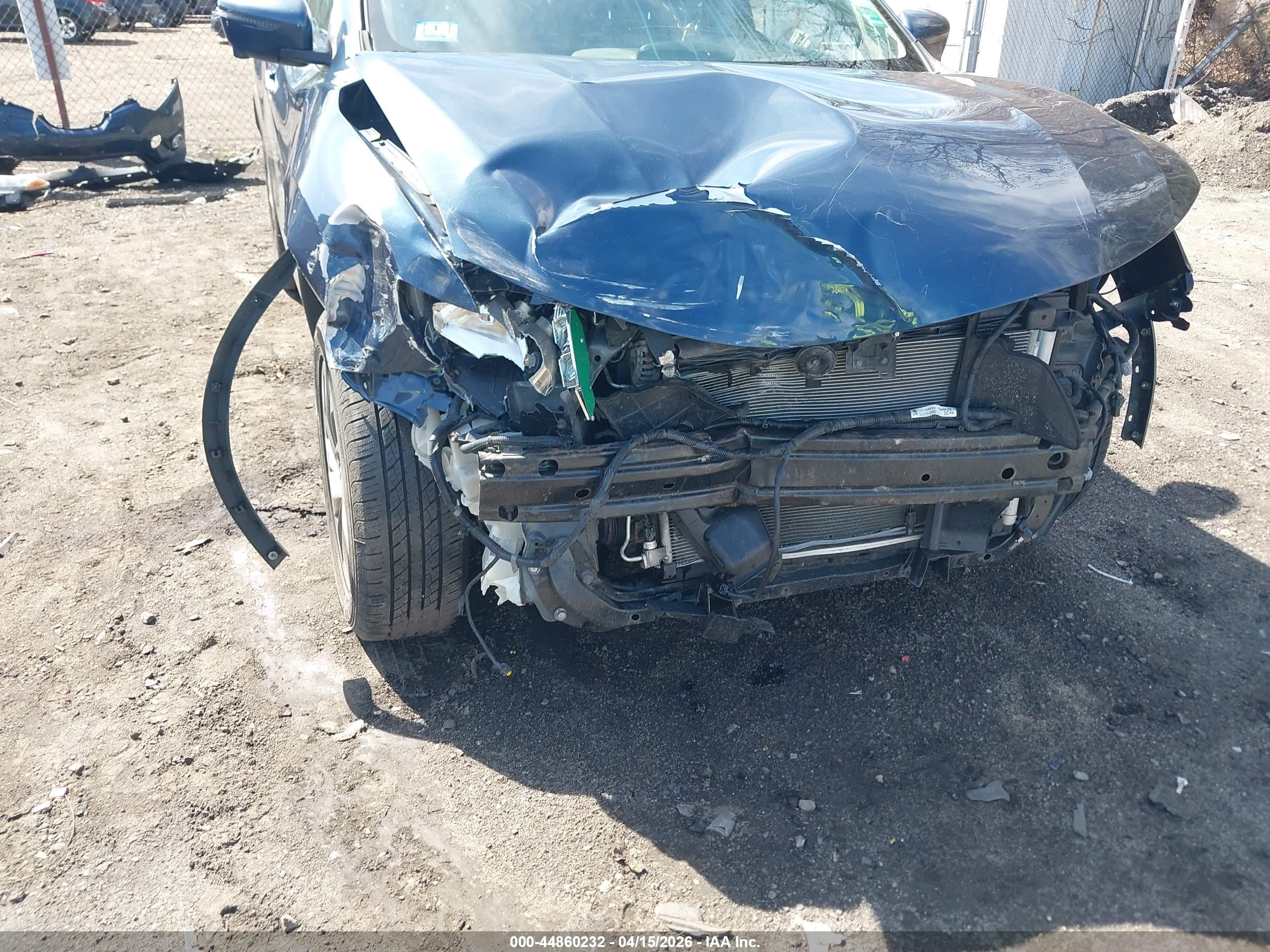 NISSAN ROGUE image 6