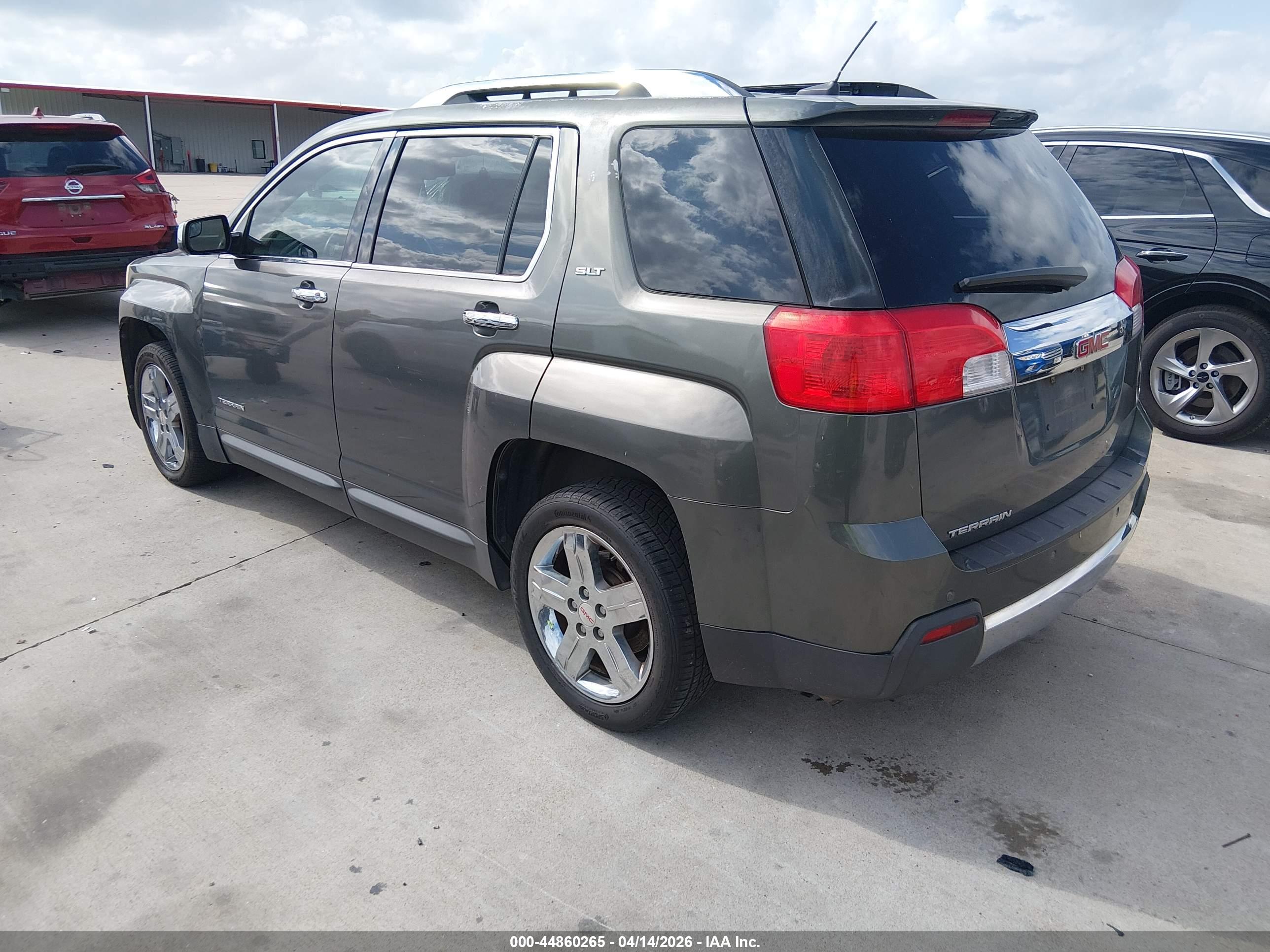 GMC TERRAIN image 3
