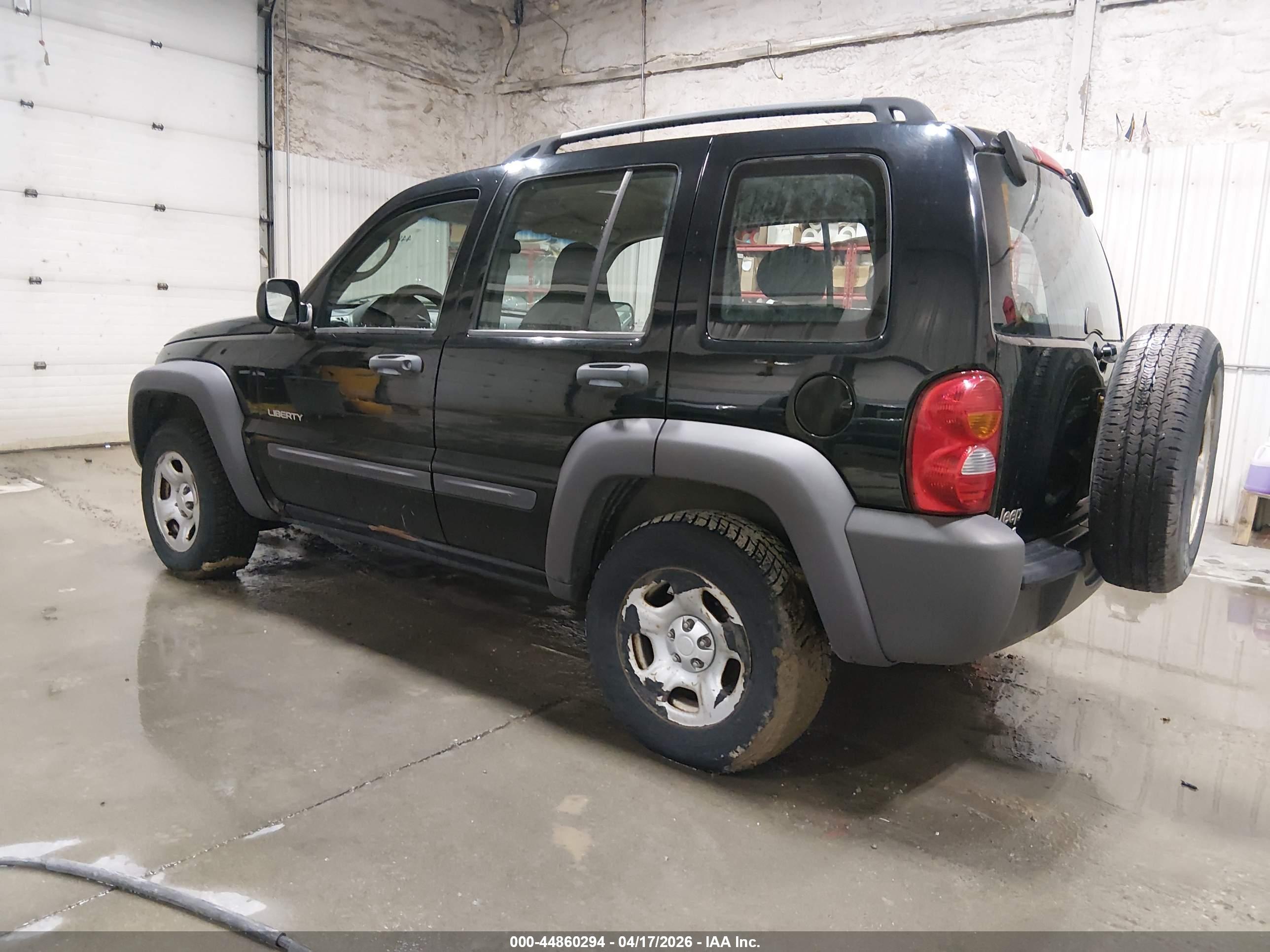 JEEP LIBERTY image 3