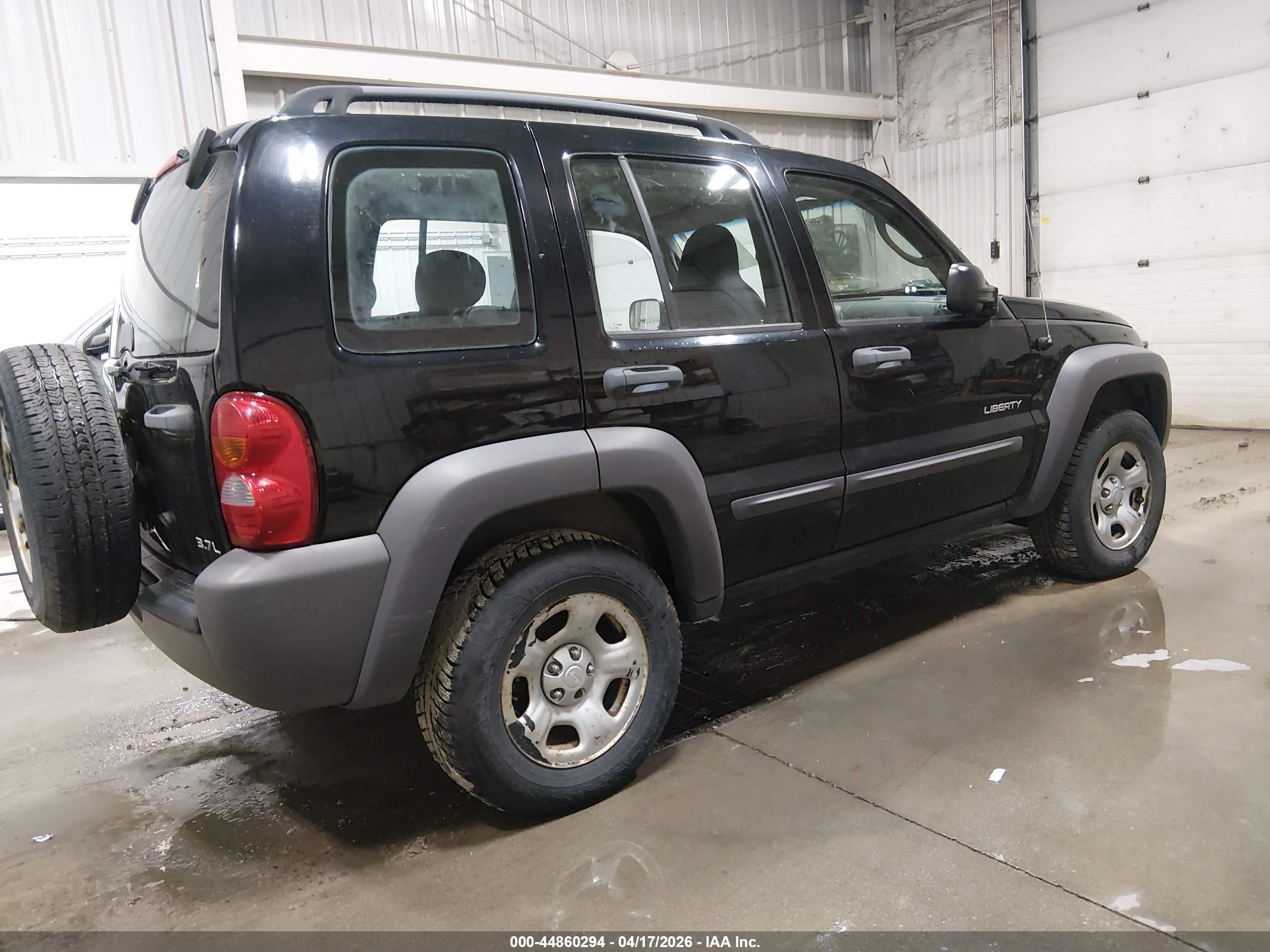 JEEP LIBERTY image 4