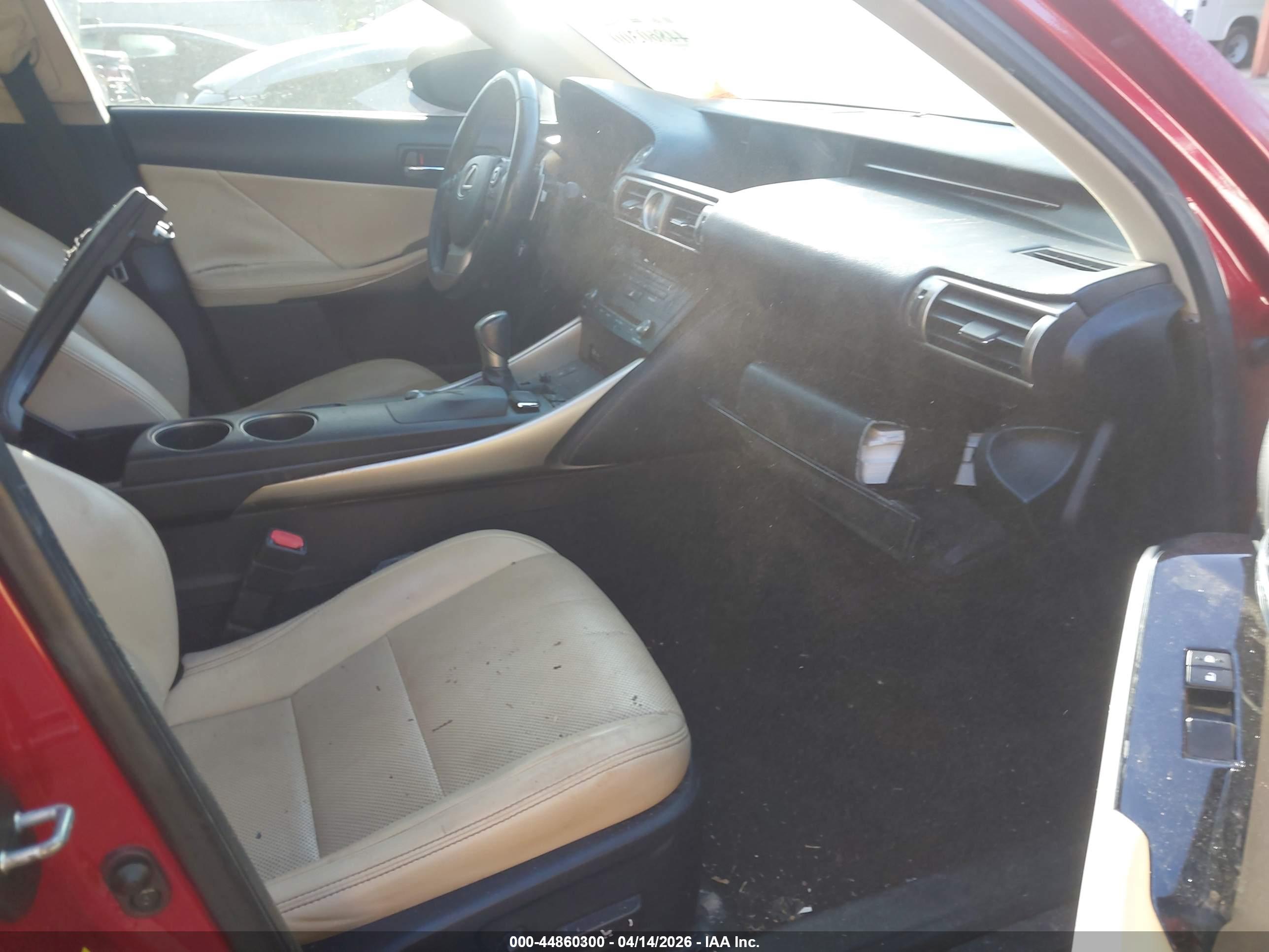LEXUS IS image 5