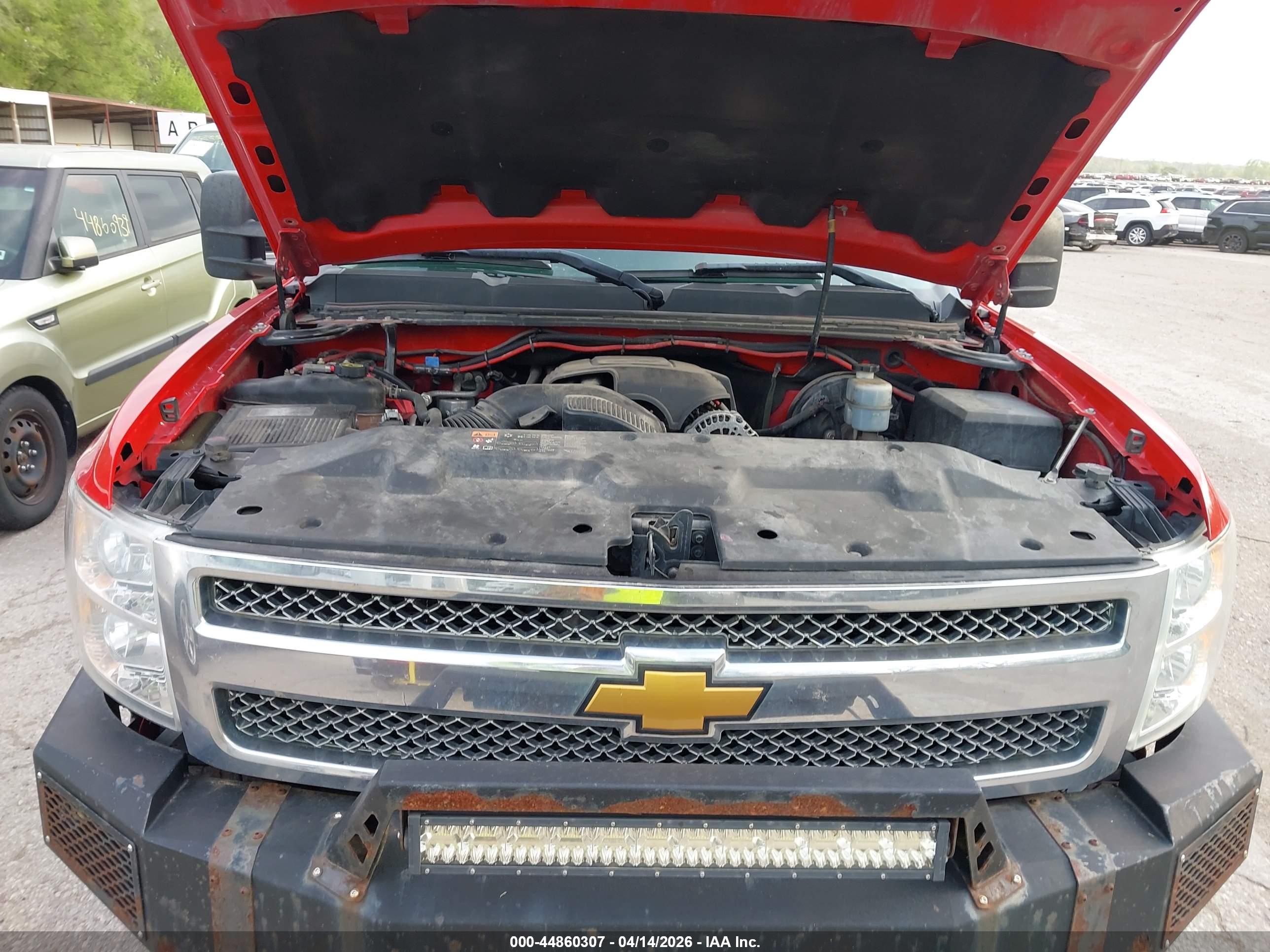 CHEVROLET SILVERADO image 10