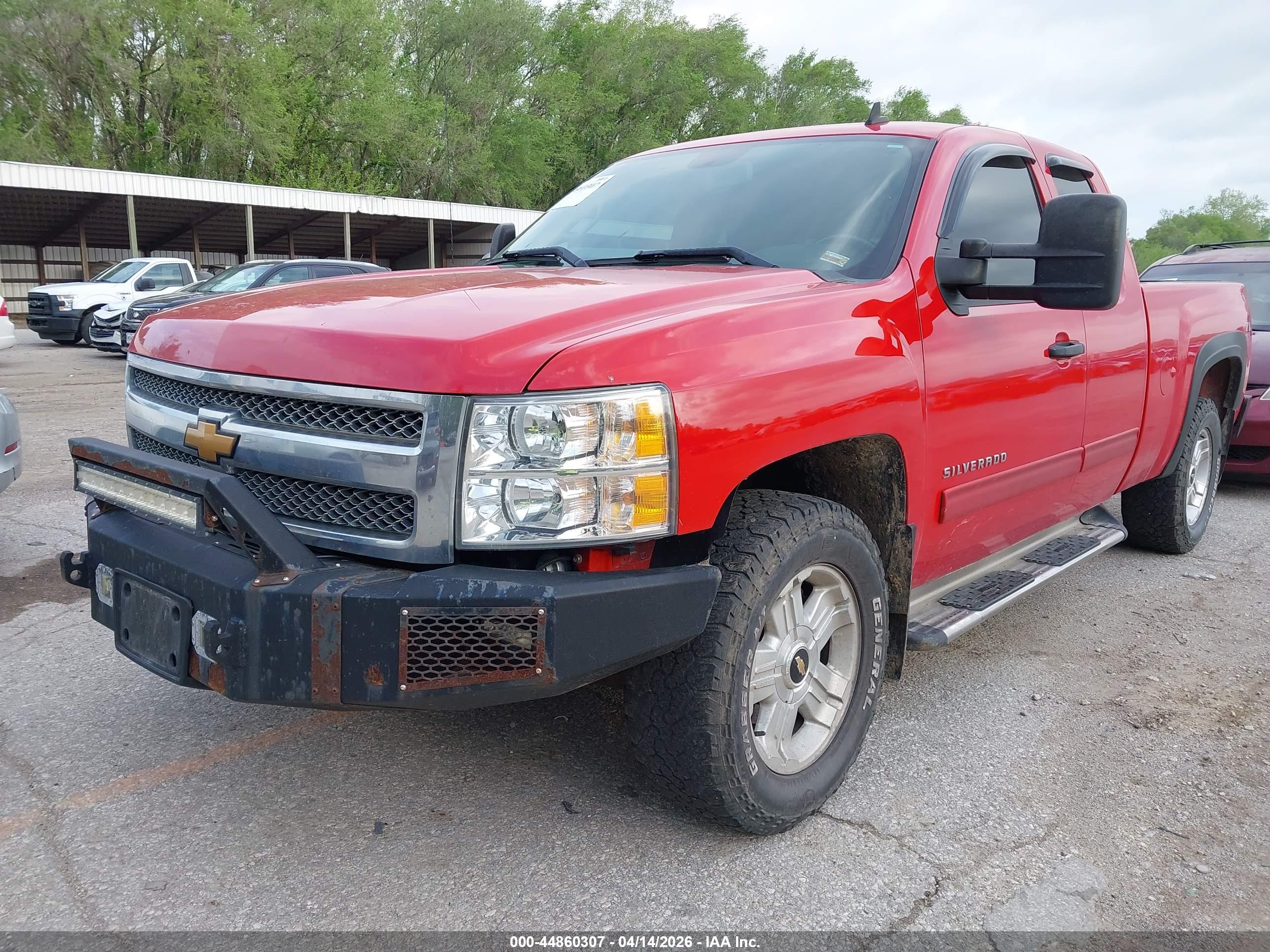 CHEVROLET SILVERADO image 2