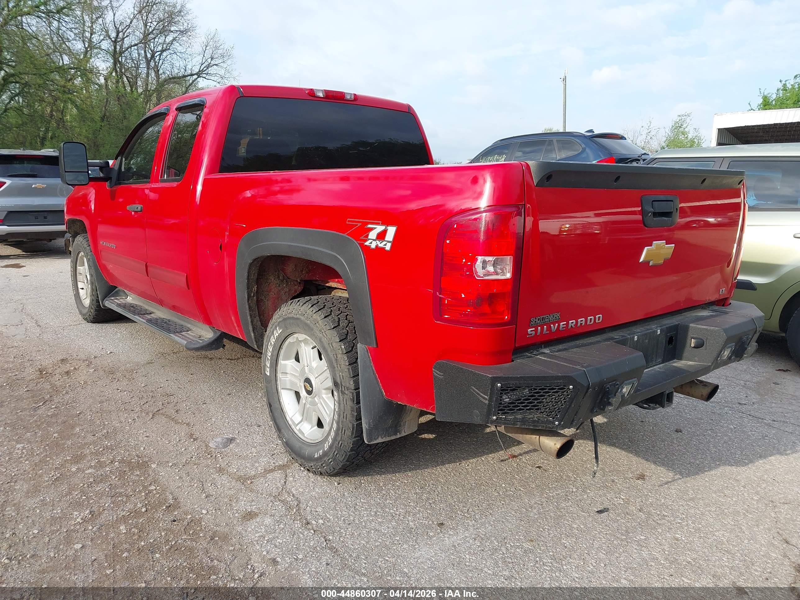 CHEVROLET SILVERADO image 3