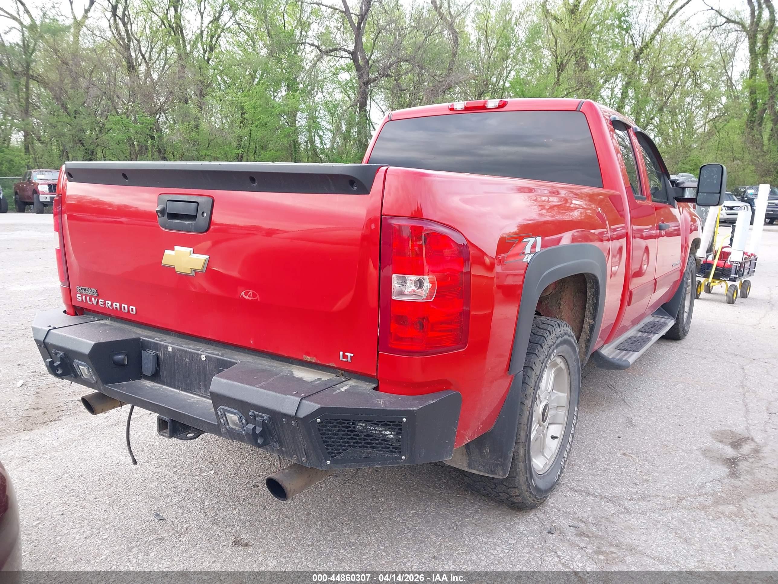 CHEVROLET SILVERADO image 4